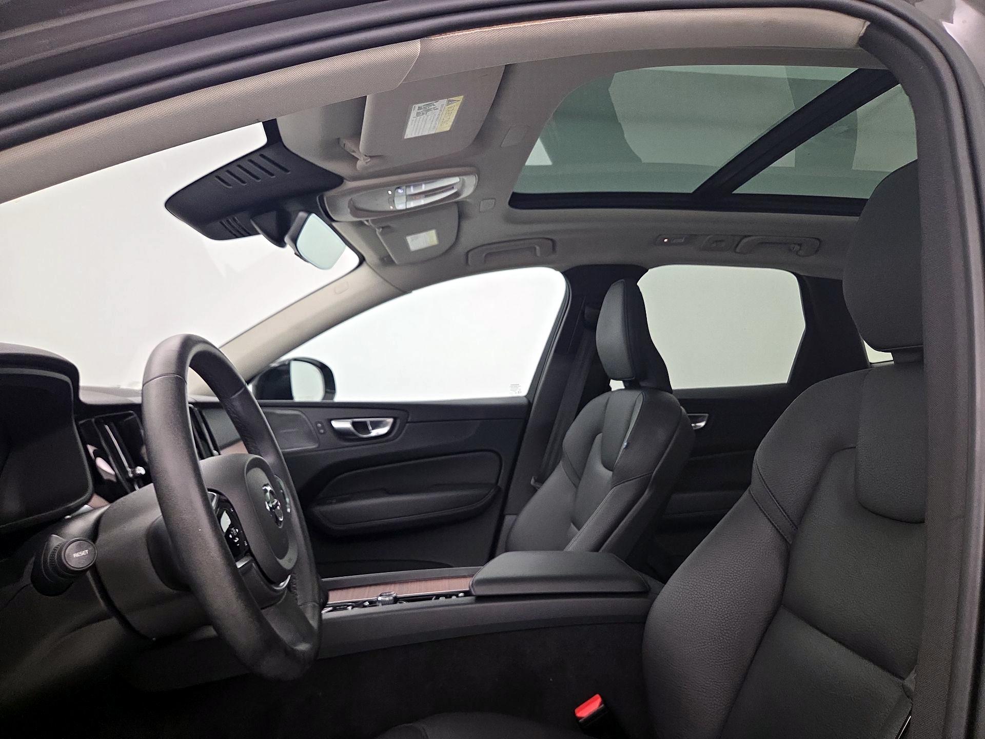 Thumbnail: 2024 Volvo XC60 - 20