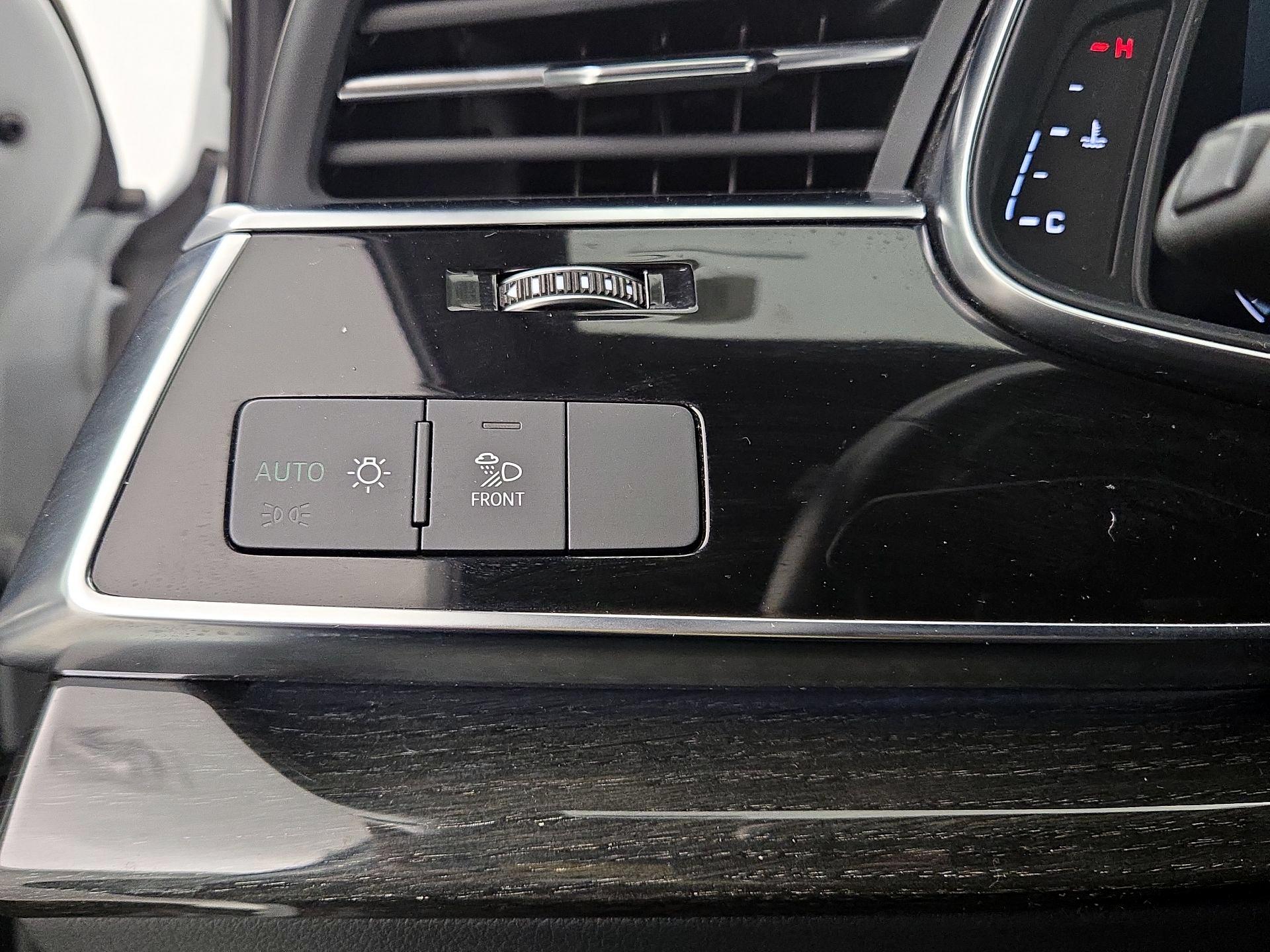 Thumbnail: 2021 Audi Q7 - 13