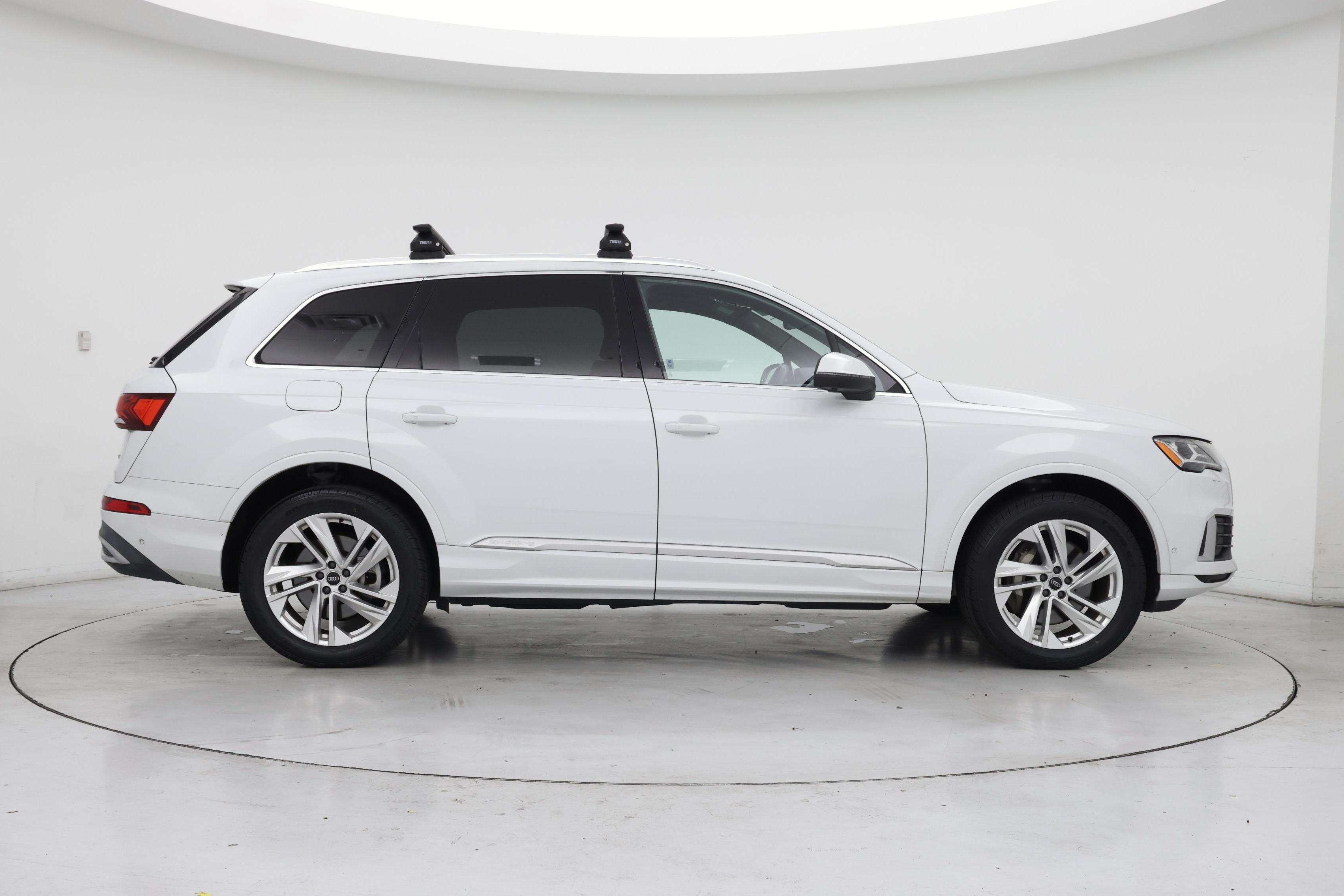 Thumbnail: 2021 Audi Q7 - 7