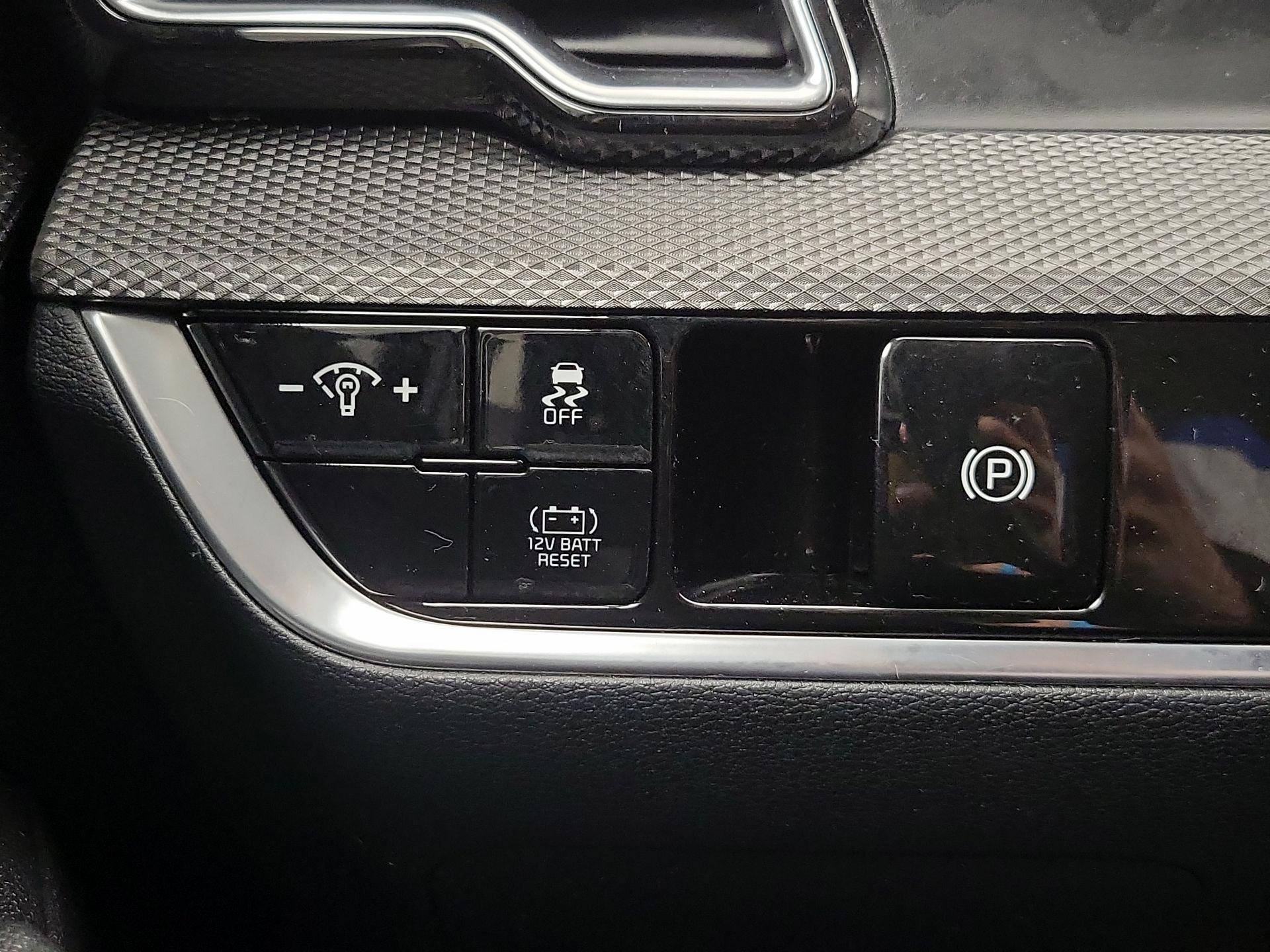 Thumbnail: 2023 Kia Sportage - 13
