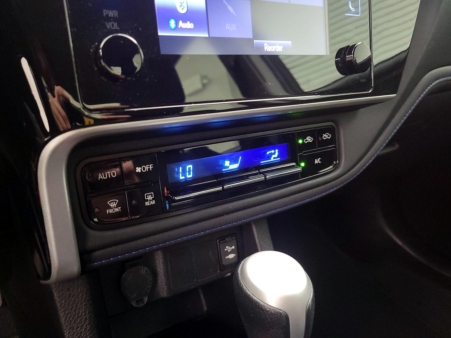 Thumbnail: 2019 Toyota Corolla - 16