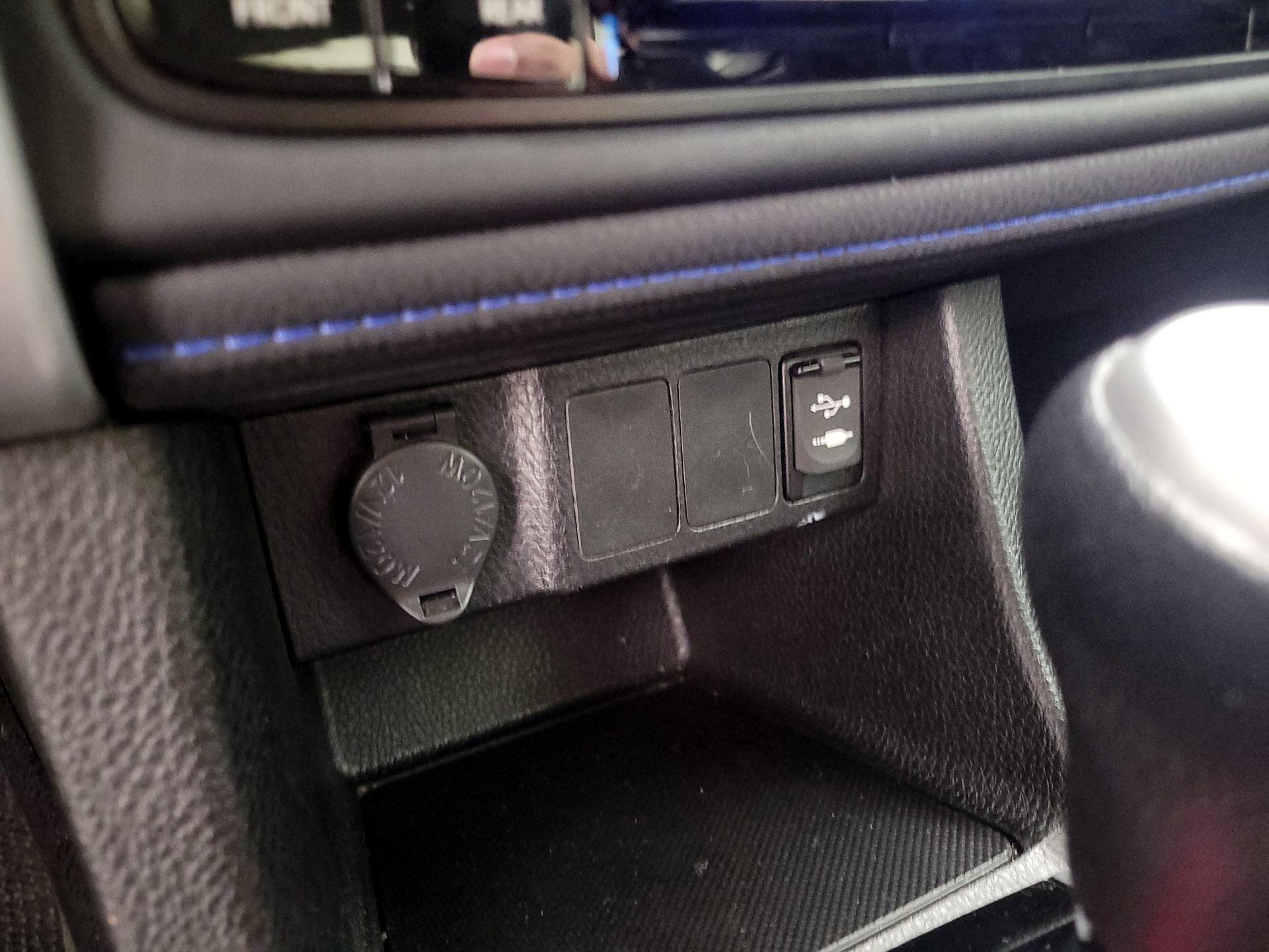 Thumbnail: 2019 Toyota Corolla - 18
