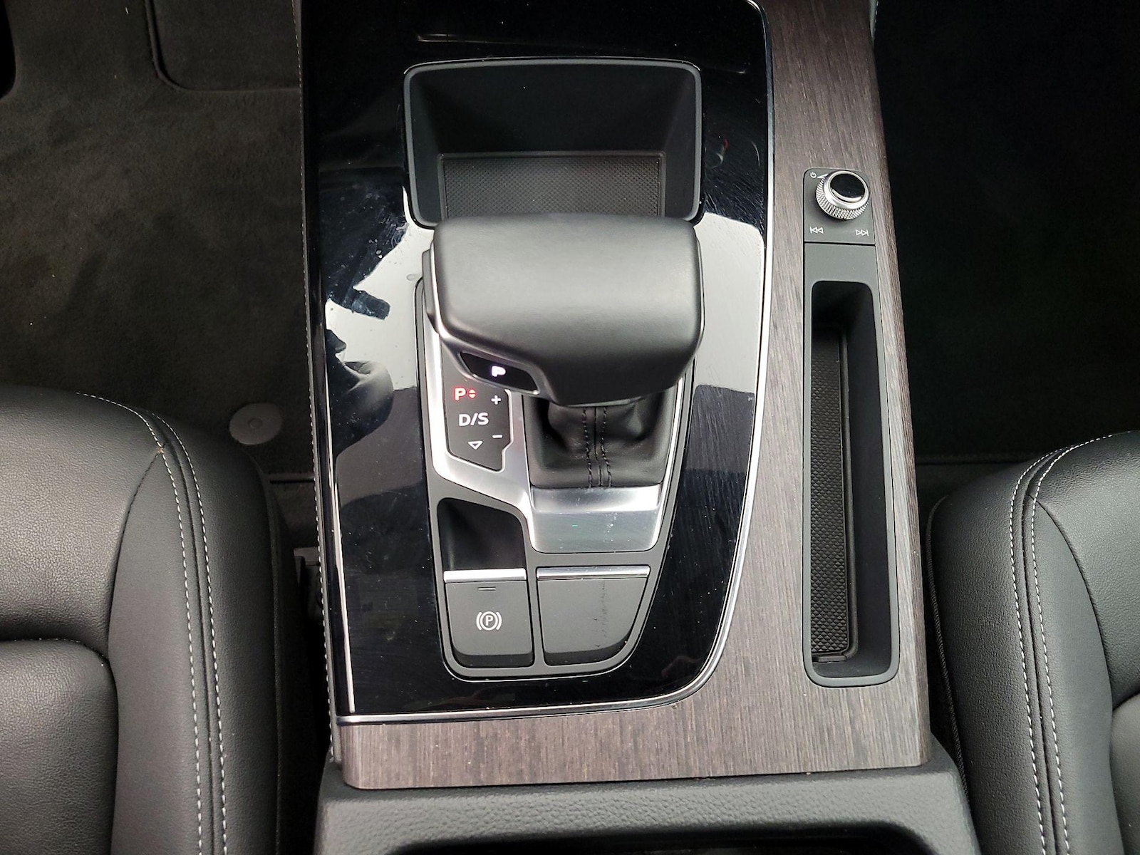 2022 Audi Q5 Premium Plus - Photo 18