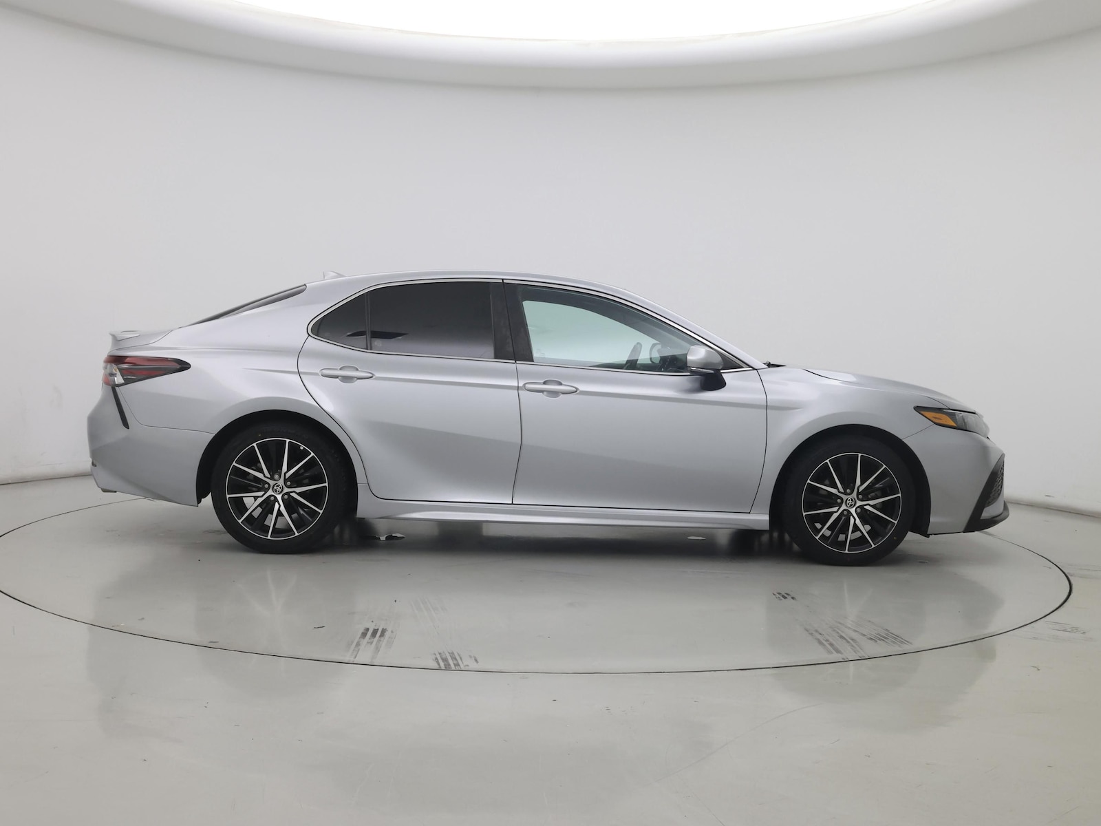 2024 Toyota Camry SE - Photo 8