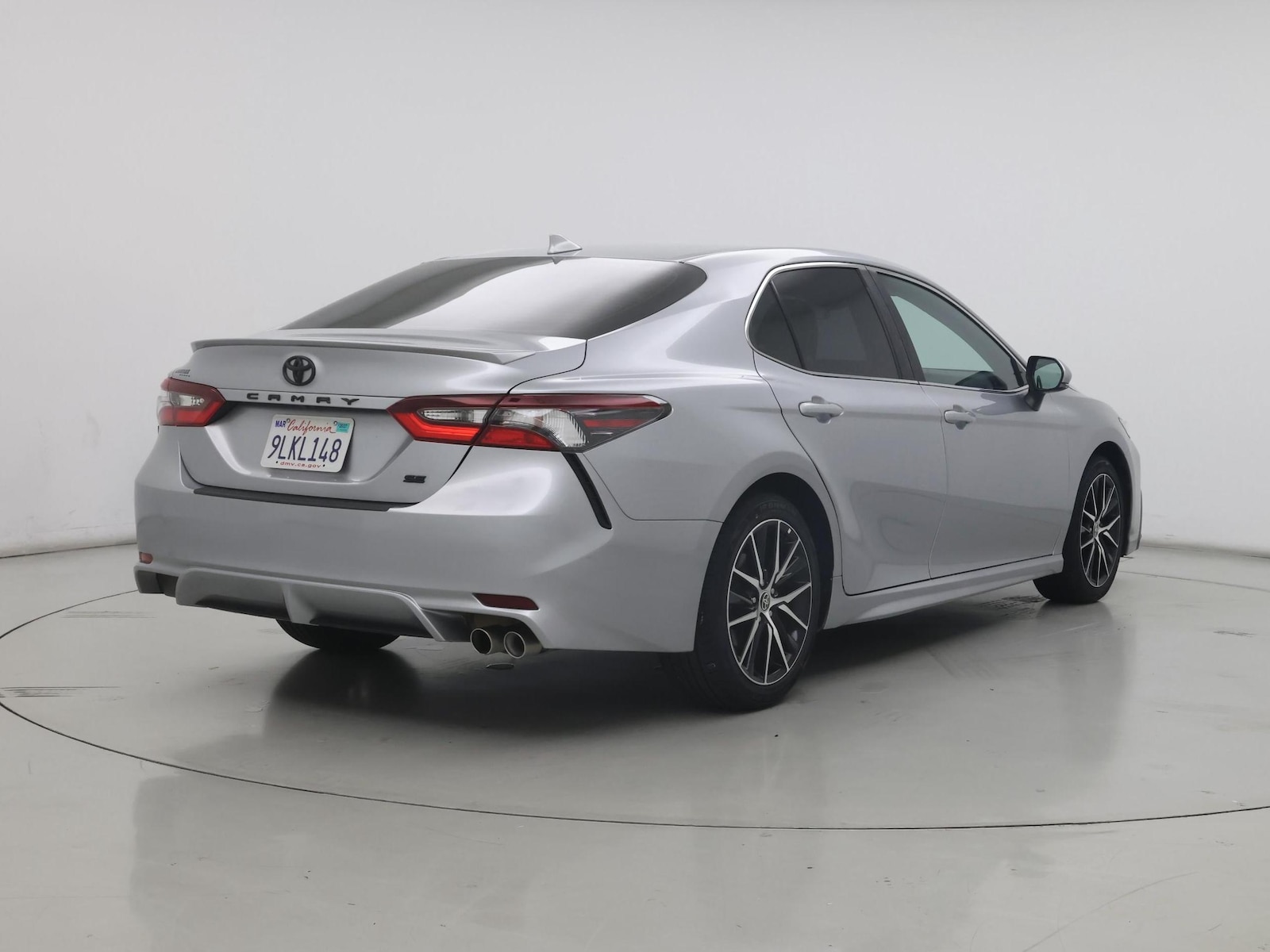 2024 Toyota Camry SE - Photo 9