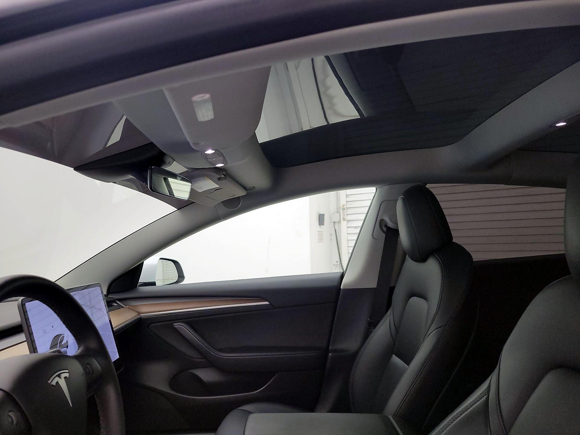 Thumbnail: 2022 Tesla Model 3 - 19