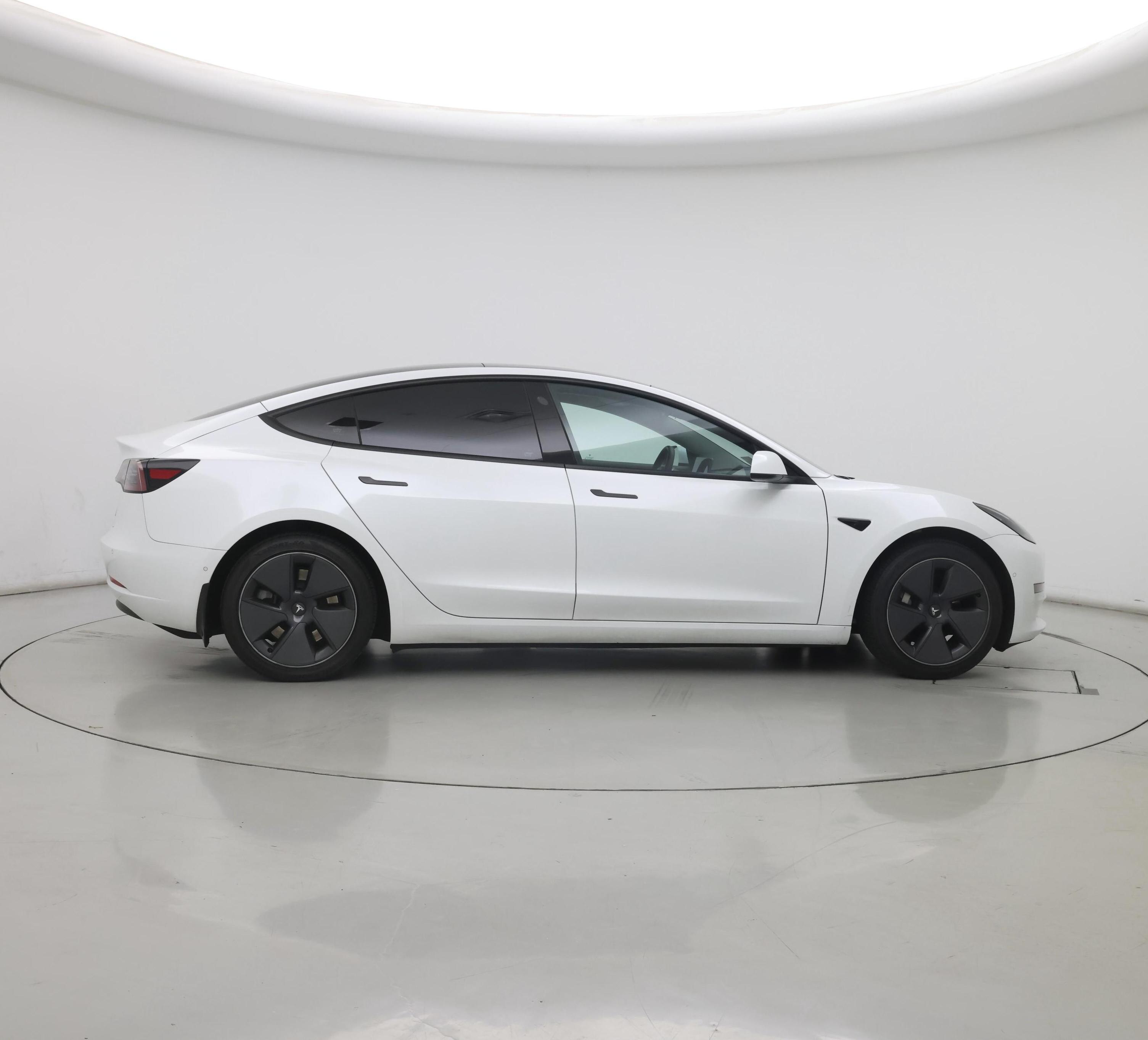 Thumbnail: 2022 Tesla Model 3 - 7