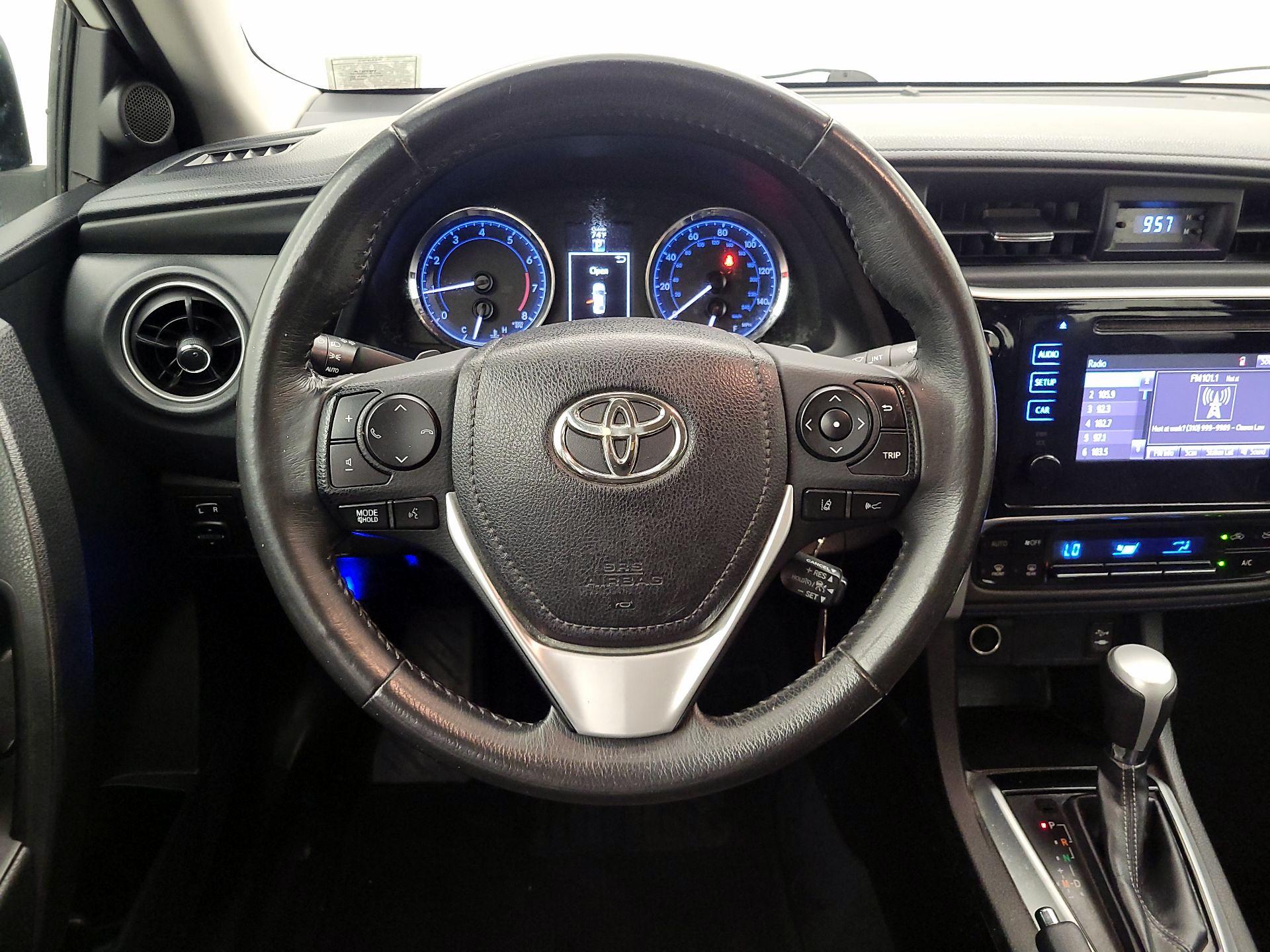 Thumbnail: 2017 Toyota Corolla - 10