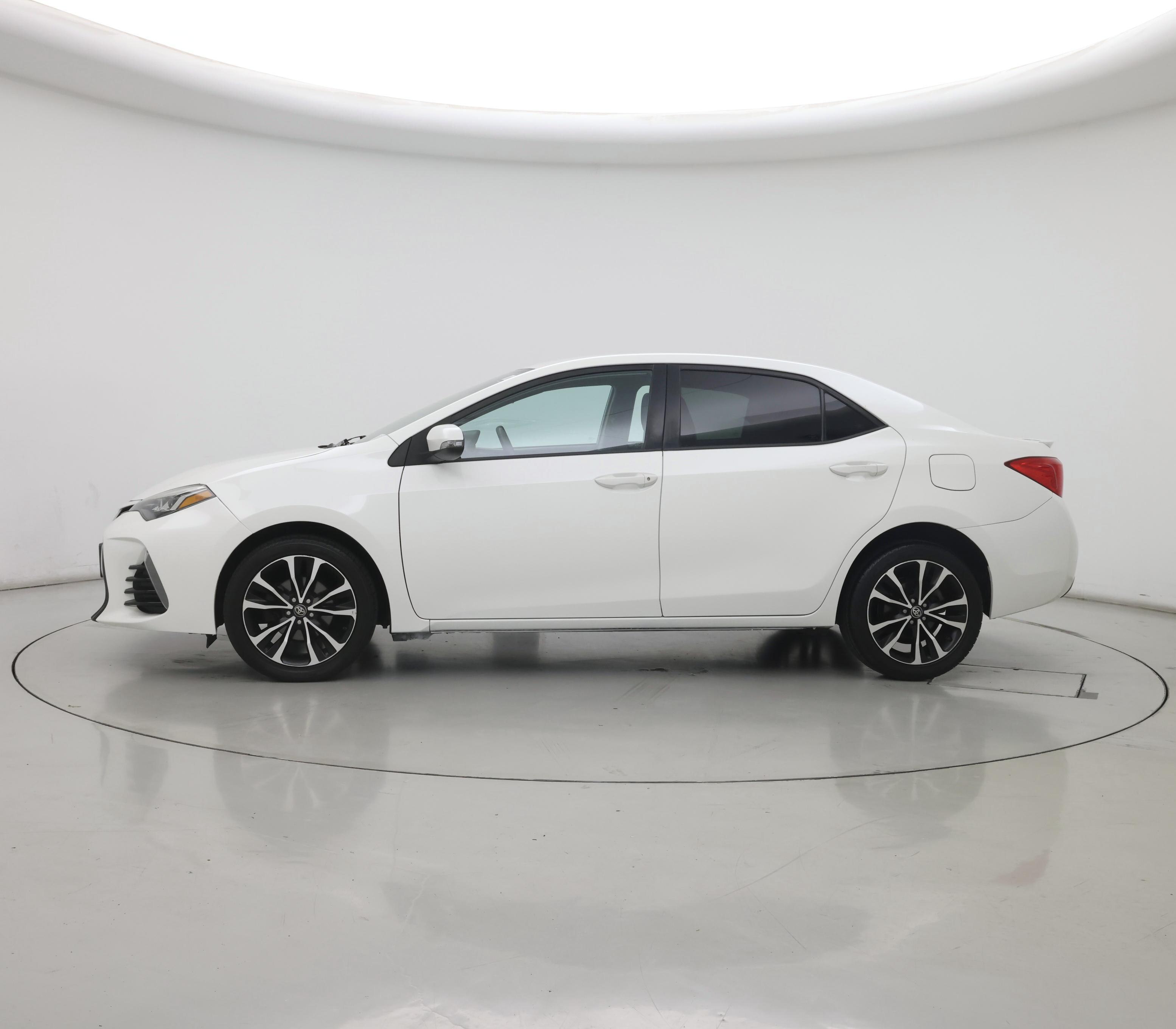 Thumbnail: 2017 Toyota Corolla - 3