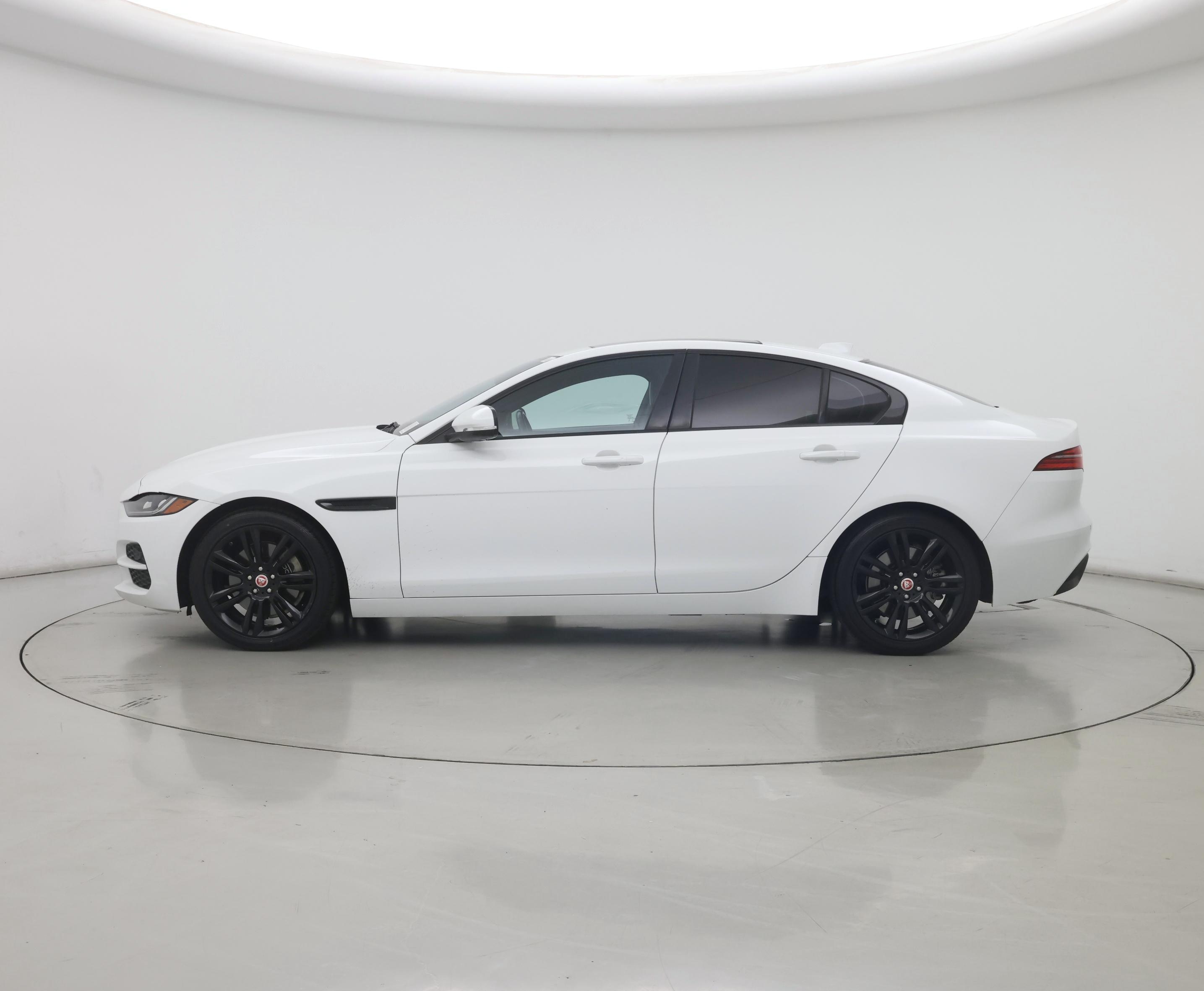 Thumbnail: 2020 Jaguar XE - 3