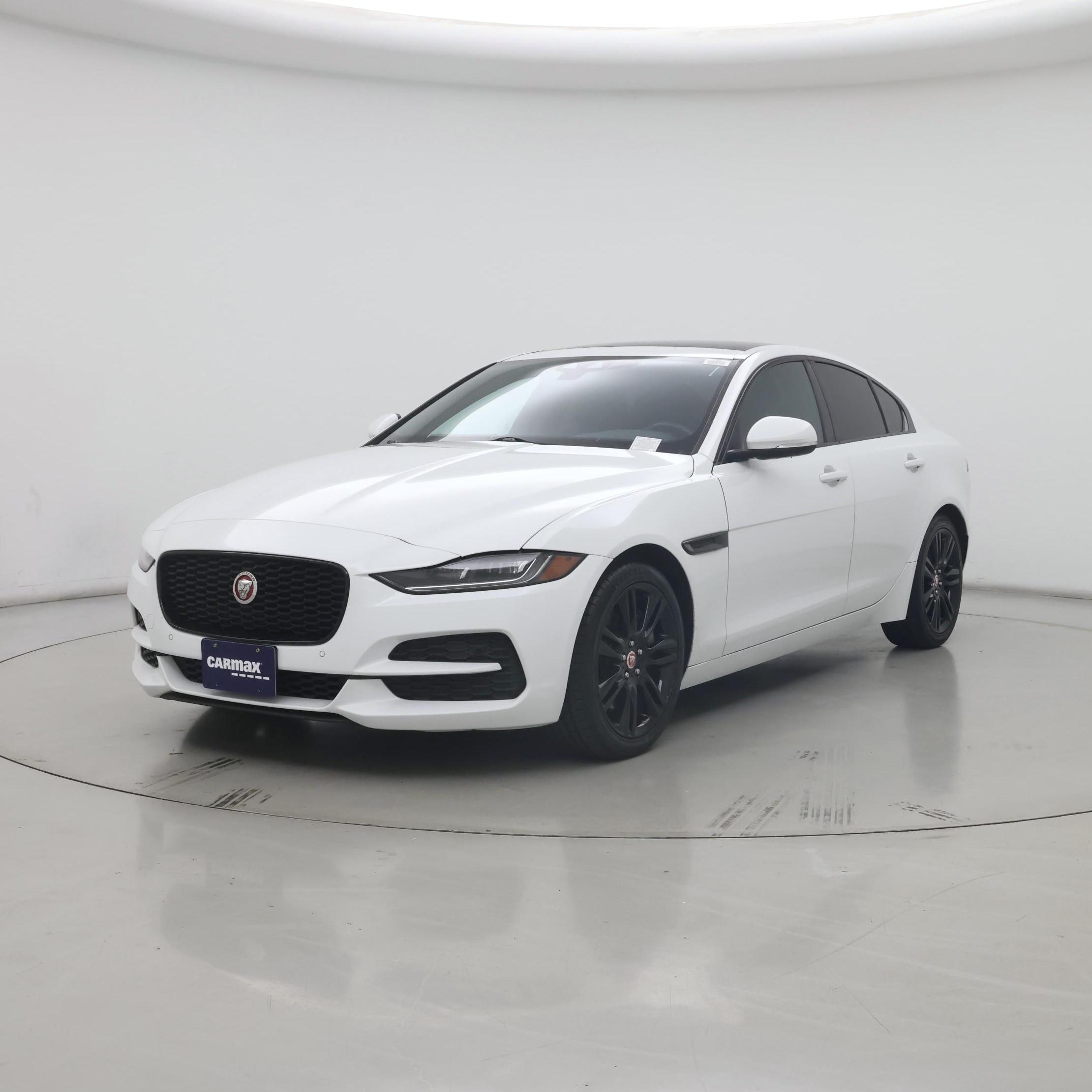 Thumbnail: 2020 Jaguar XE - 4