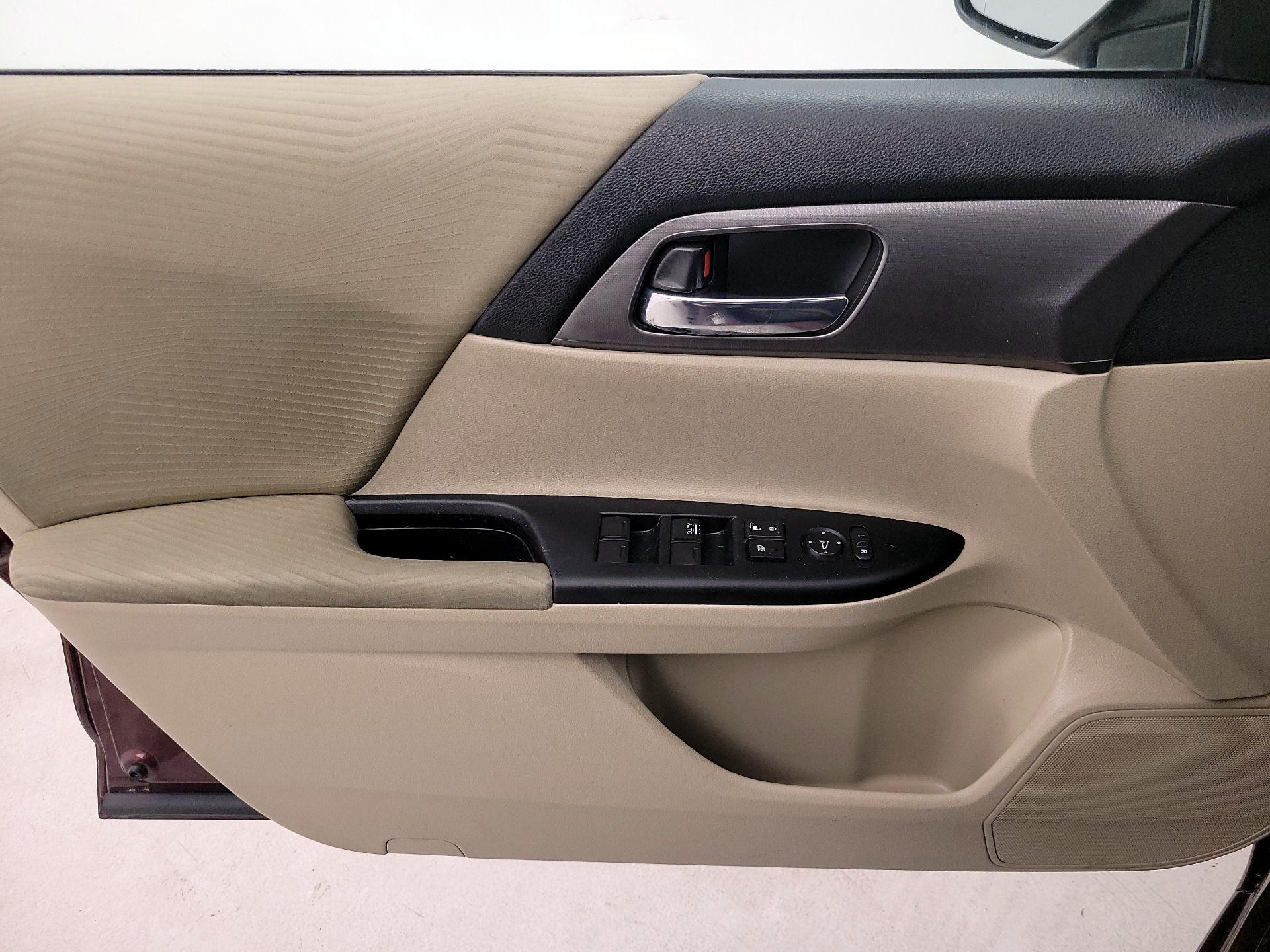 Thumbnail: 2015 Honda Accord - 12