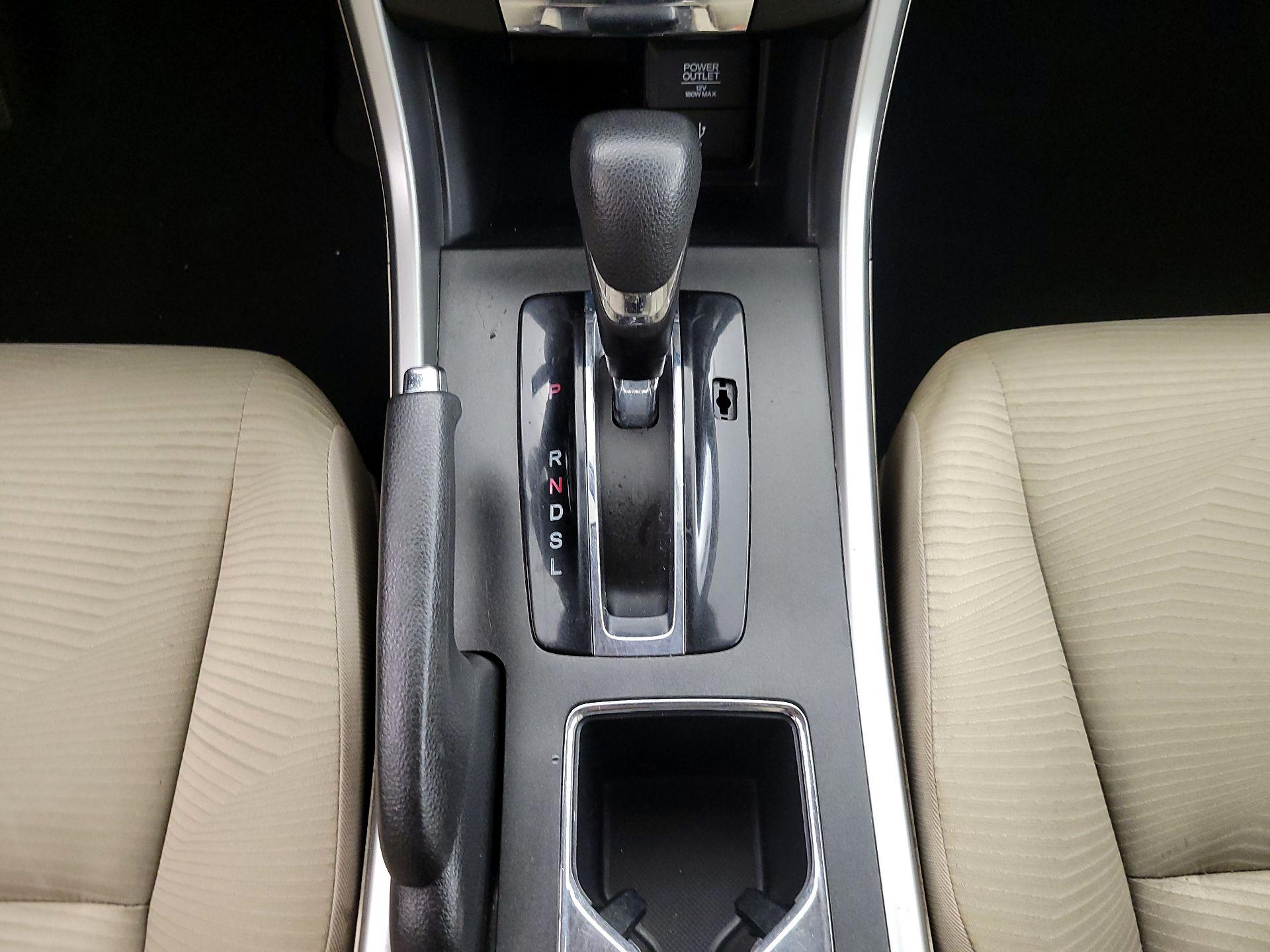 Thumbnail: 2015 Honda Accord - 17