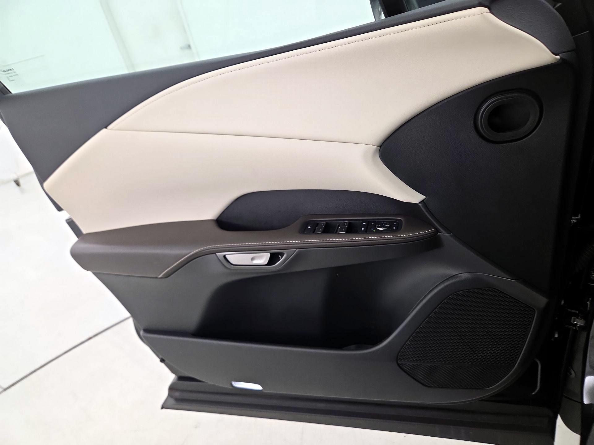 Thumbnail: 2024 Lexus RX - 12