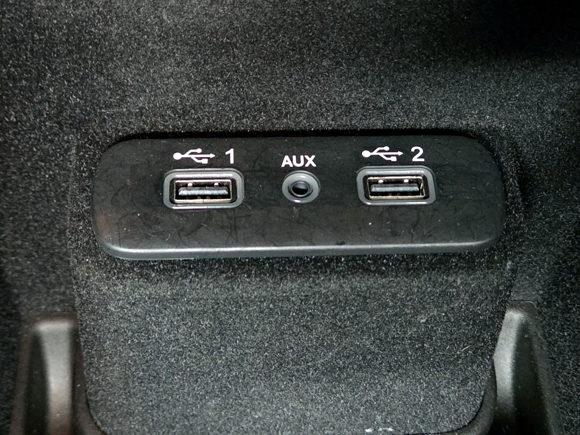 Thumbnail: 2021 Dodge Charger - 18