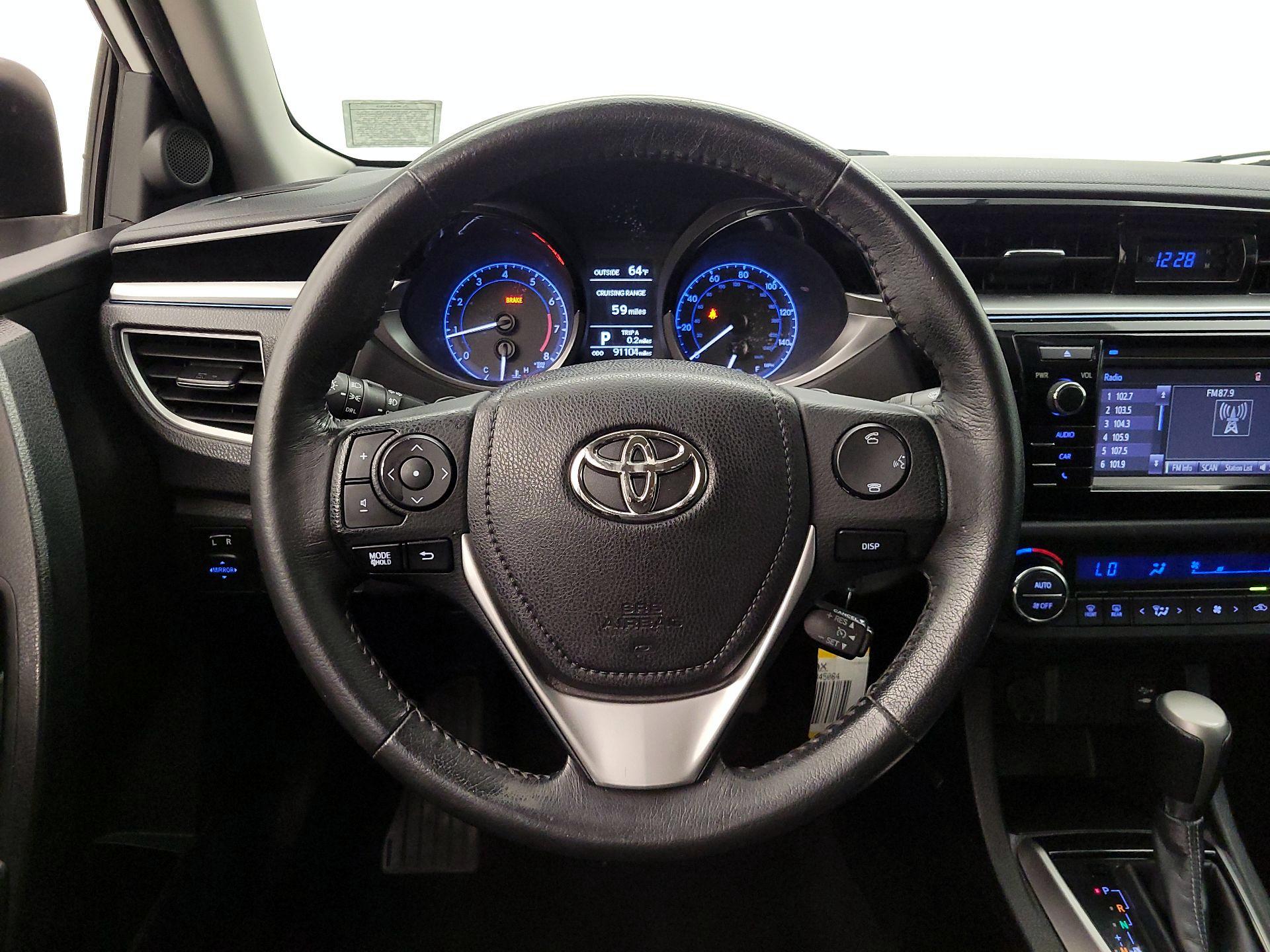 Thumbnail: 2015 Toyota Corolla - 10