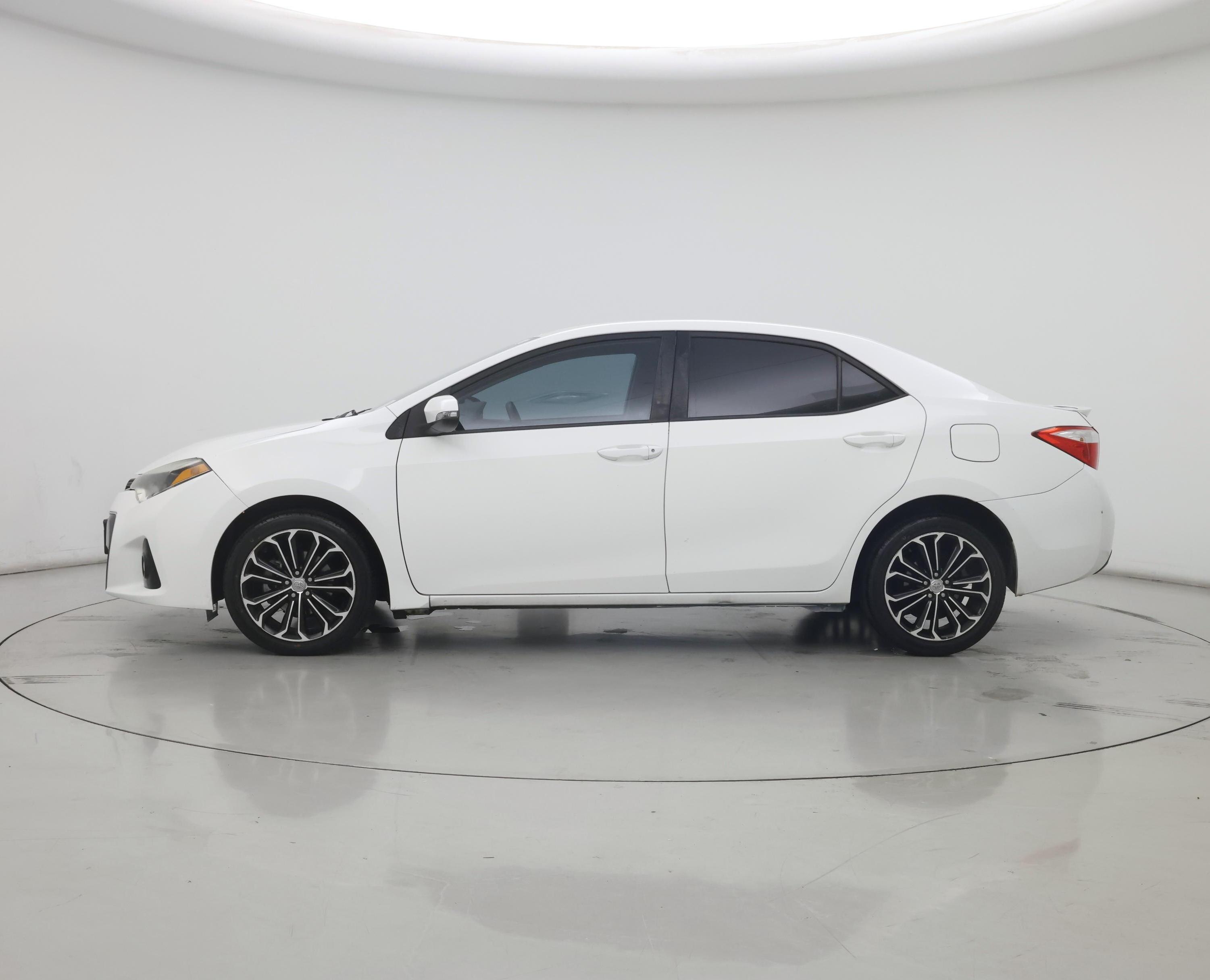 Thumbnail: 2015 Toyota Corolla - 3