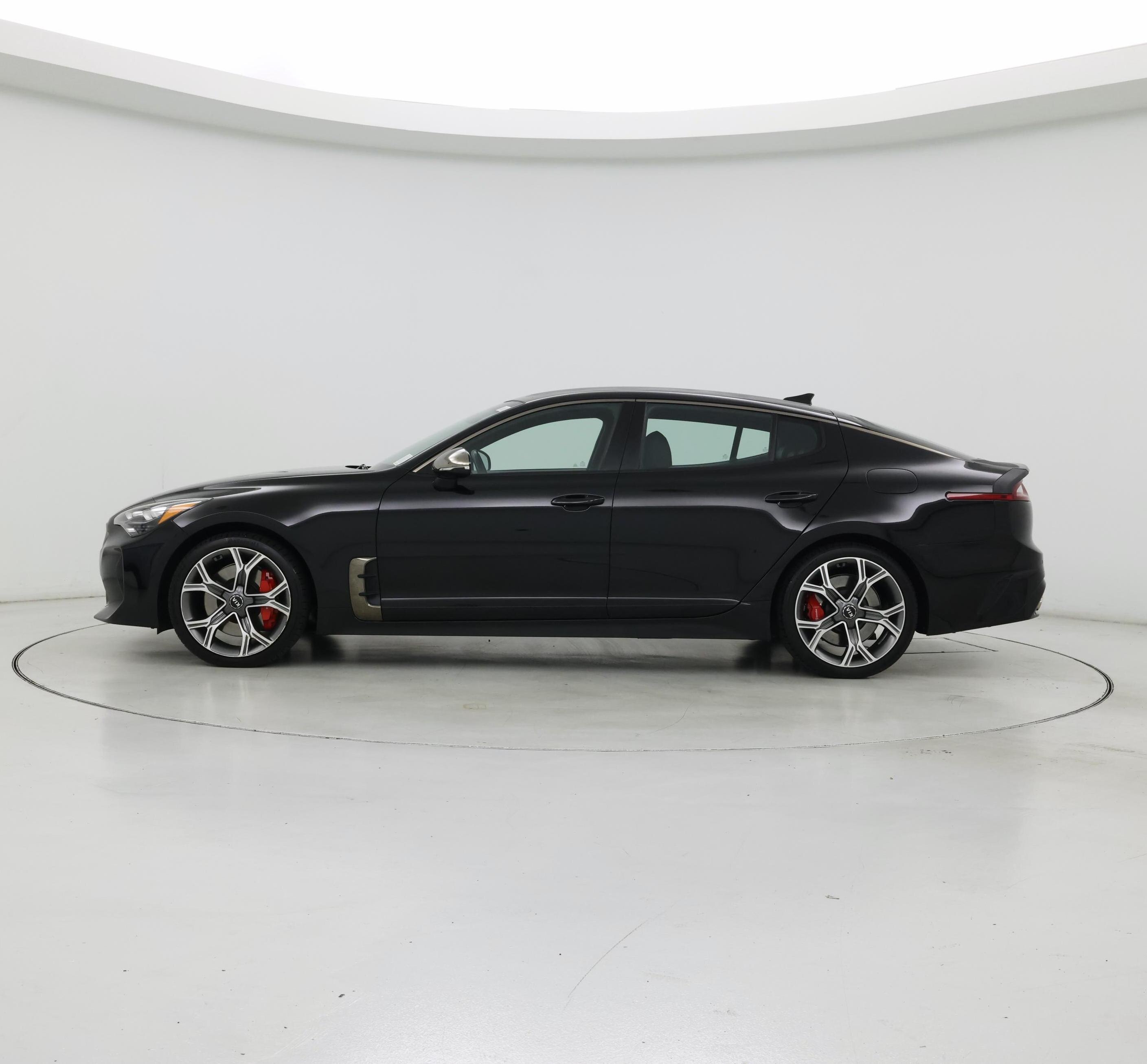 Thumbnail: 2019 Kia Stinger - 3