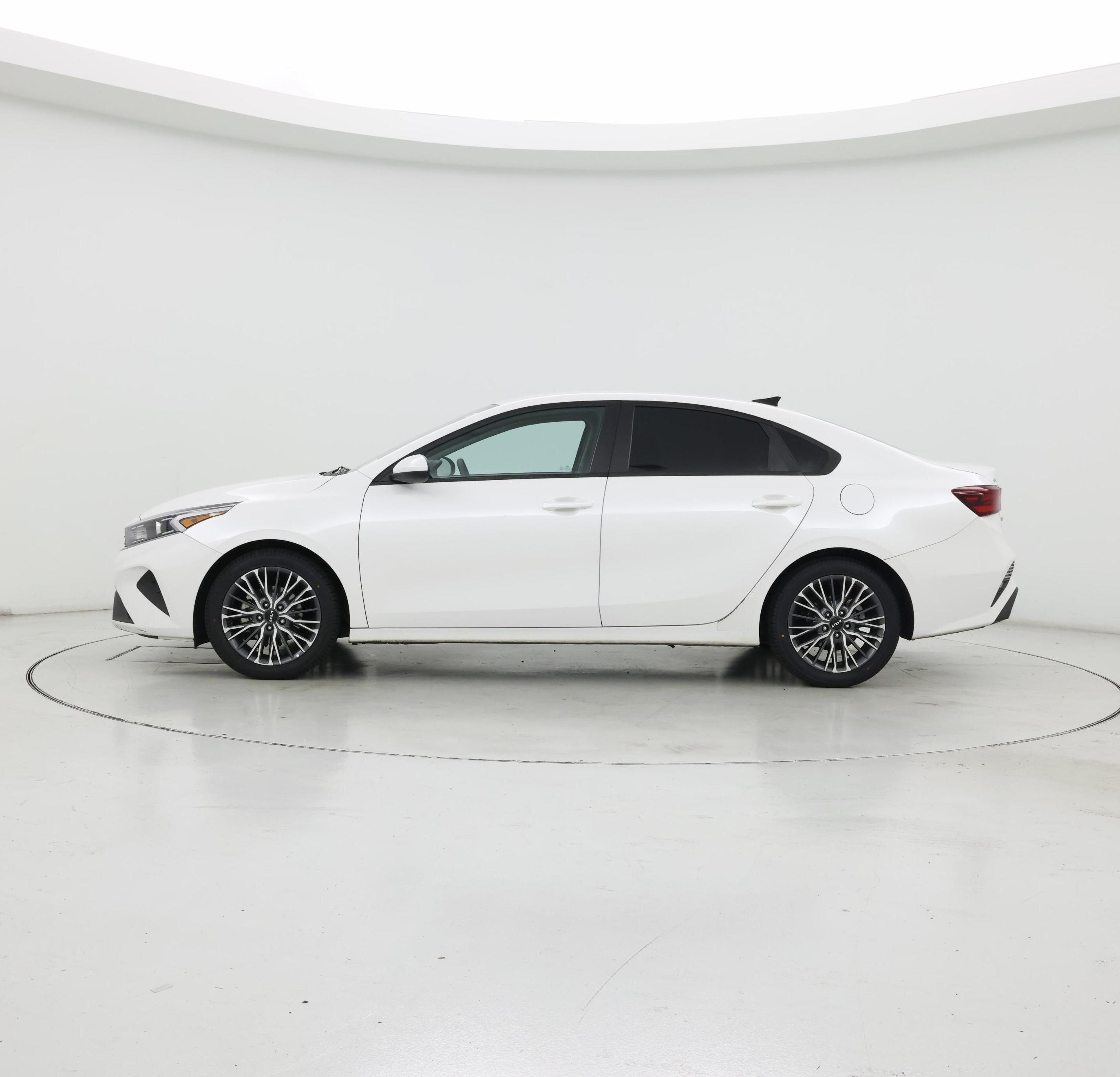 Thumbnail: 2023 Kia Forte - 3