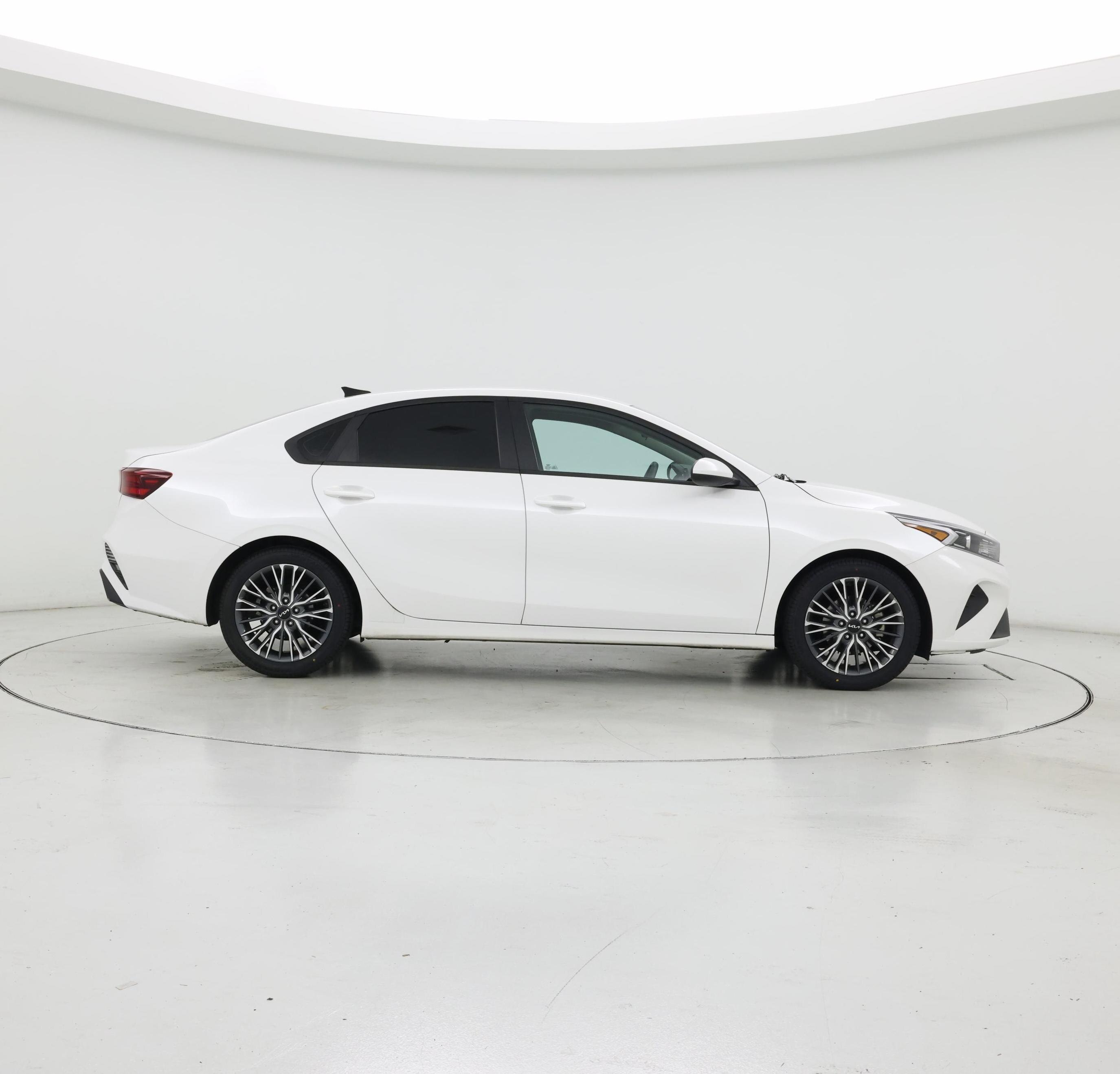 Thumbnail: 2023 Kia Forte - 7