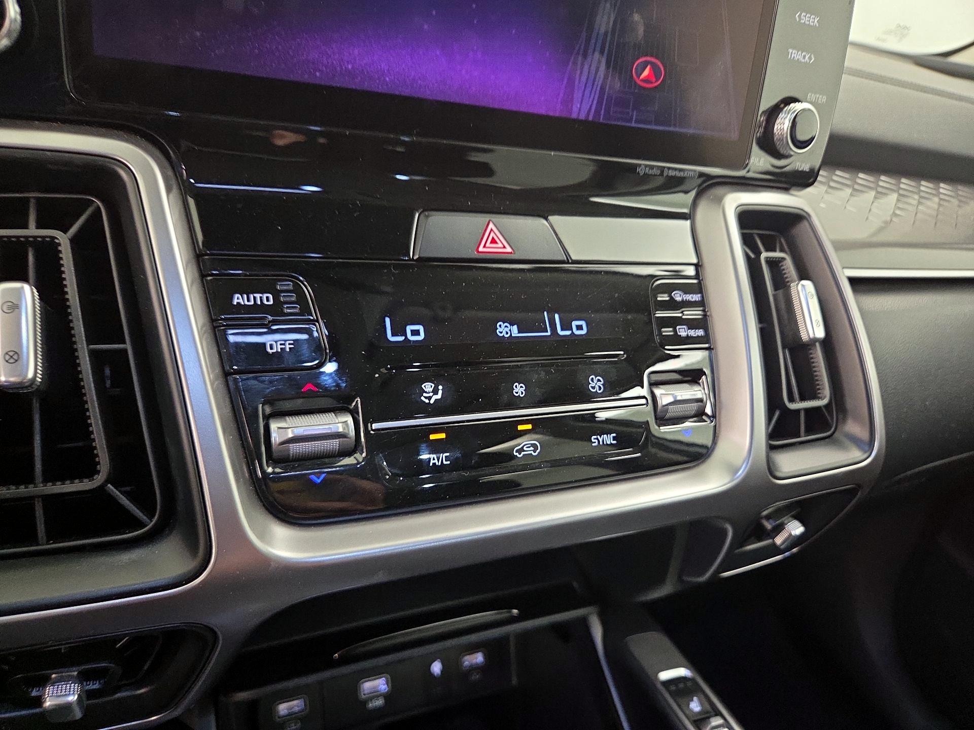 Thumbnail: 2023 Kia Sorento - 17