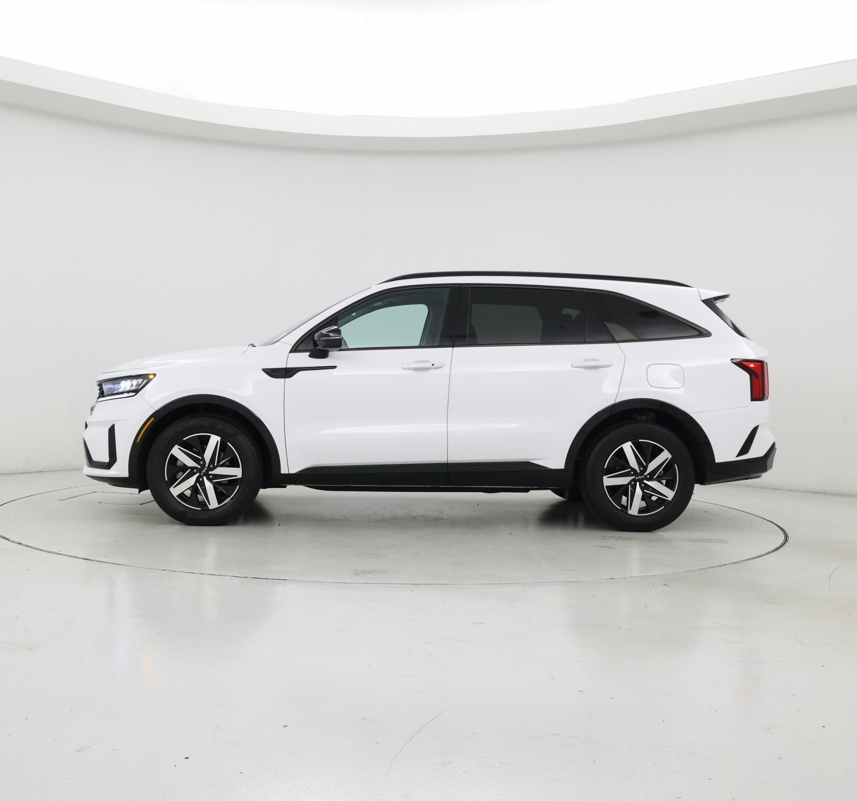 Thumbnail: 2023 Kia Sorento - 3