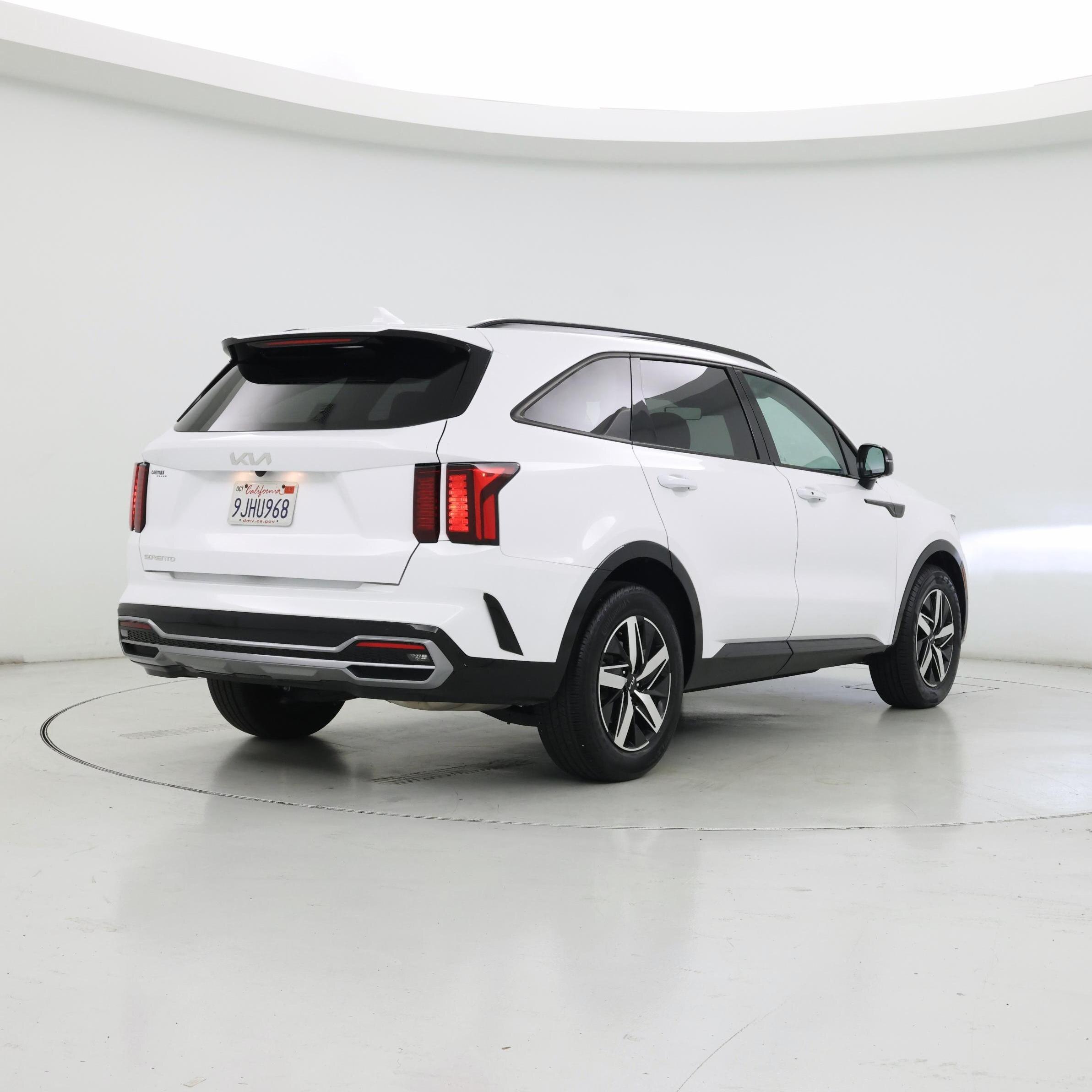 Thumbnail: 2023 Kia Sorento - 8