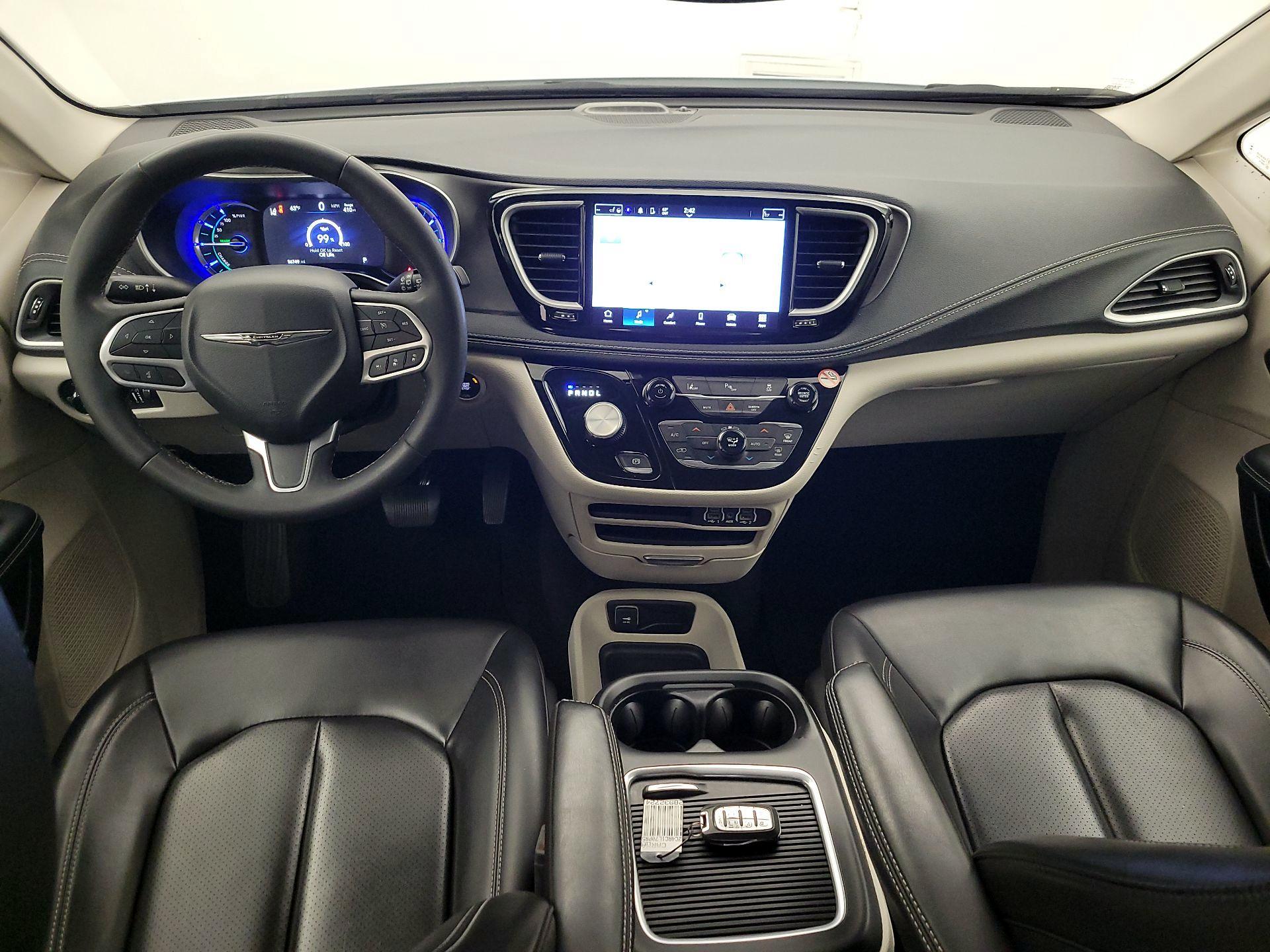 Thumbnail: 2023 Chrysler Pacifica - 9