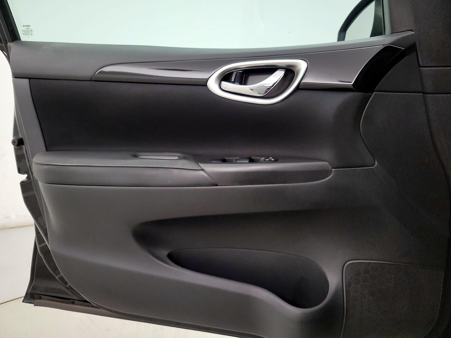 Thumbnail: 2018 Nissan Sentra - 12