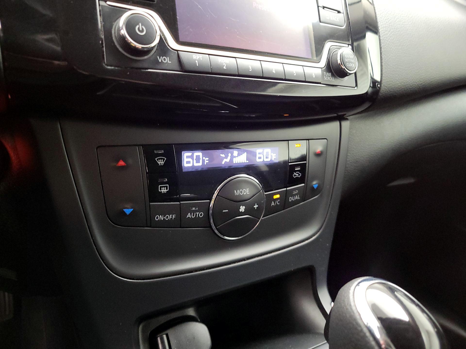 Thumbnail: 2018 Nissan Sentra - 16
