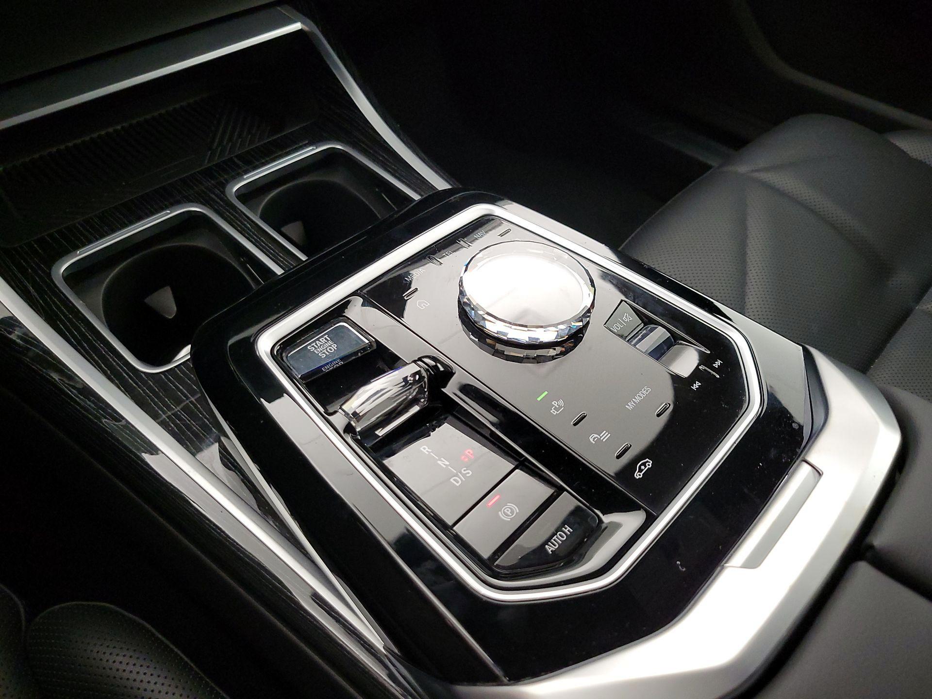 Thumbnail: 2023 BMW 7 Series - 17