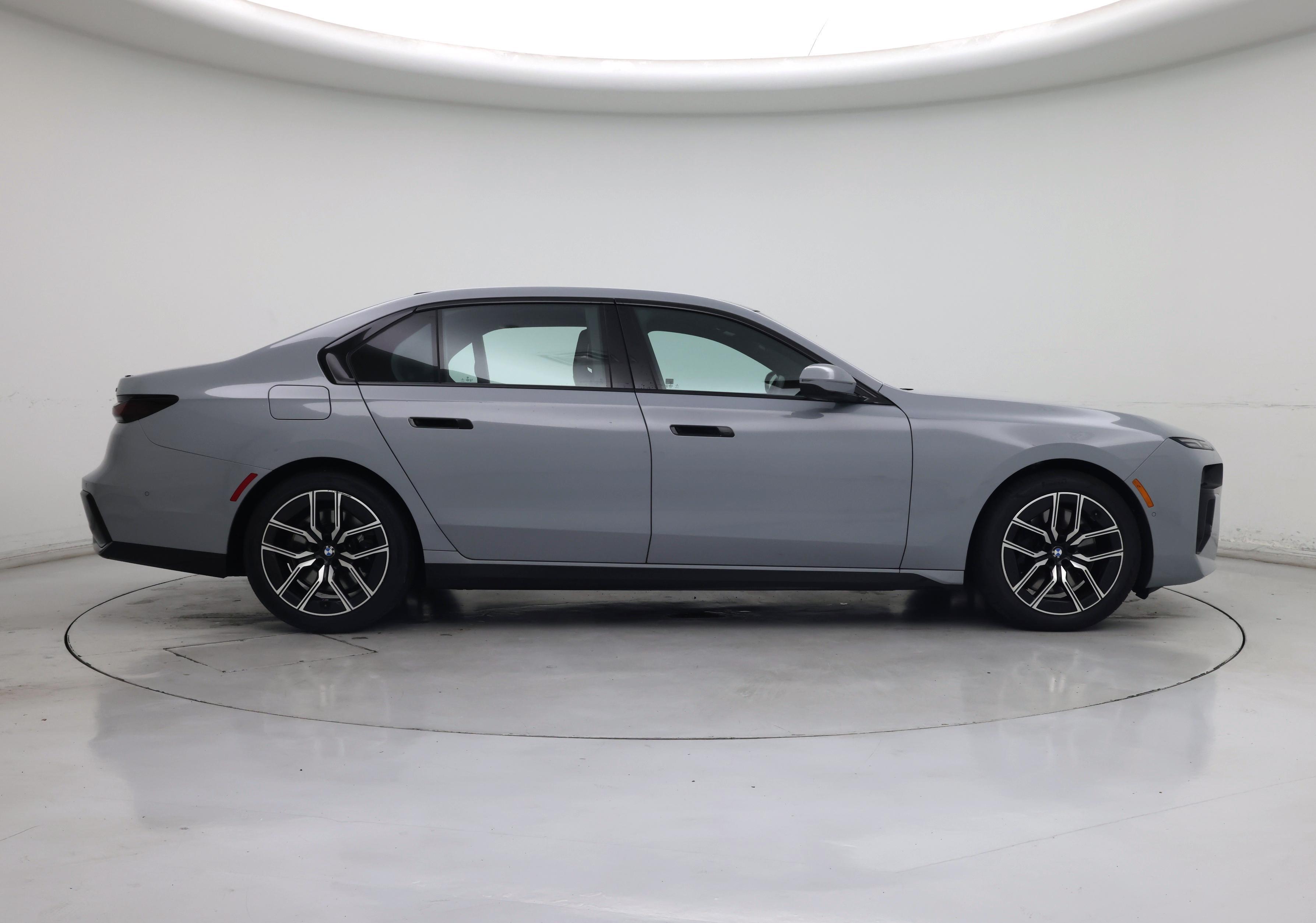 Thumbnail: 2023 BMW 7 Series - 7