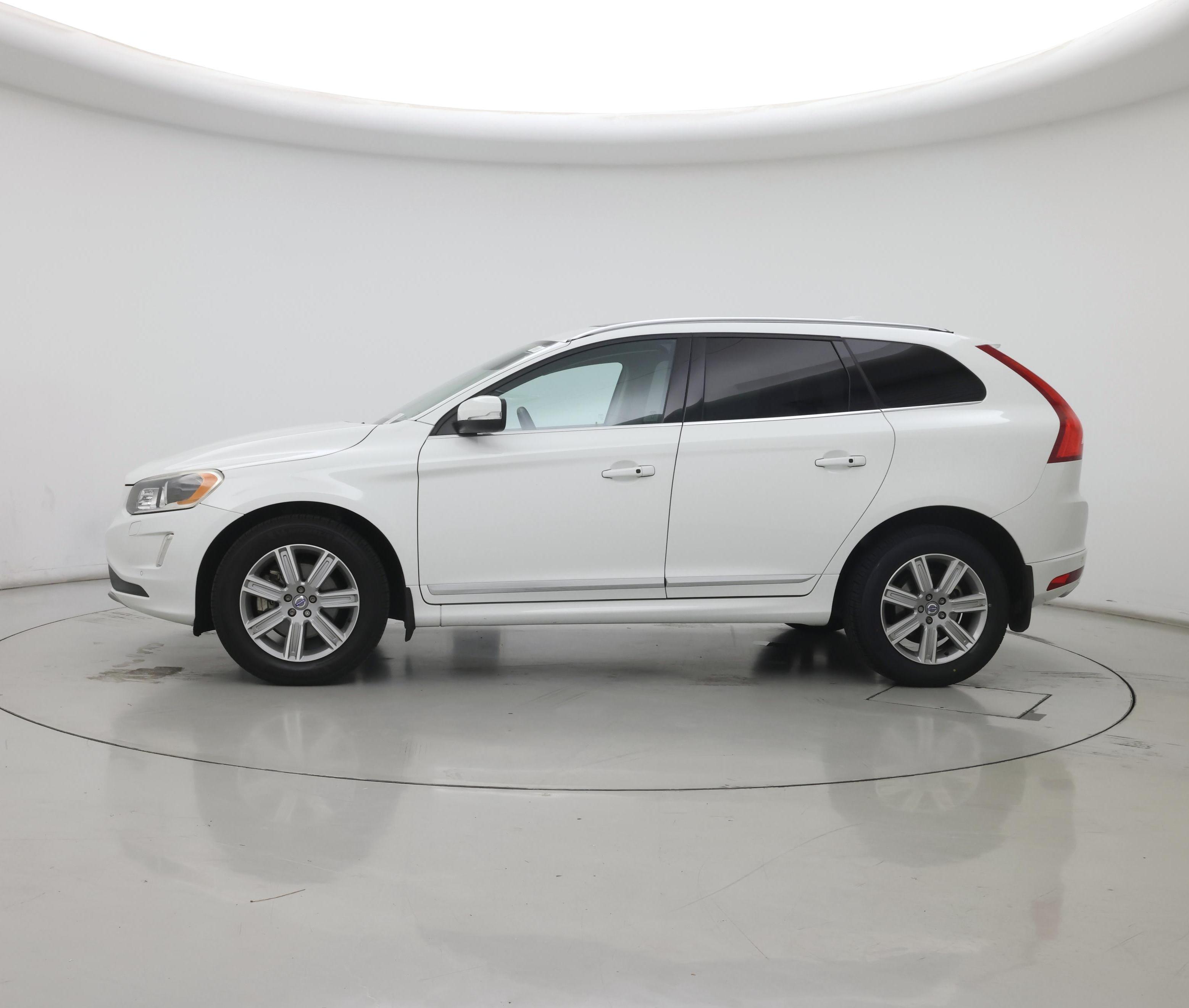Thumbnail: 2017 Volvo XC60 - 3