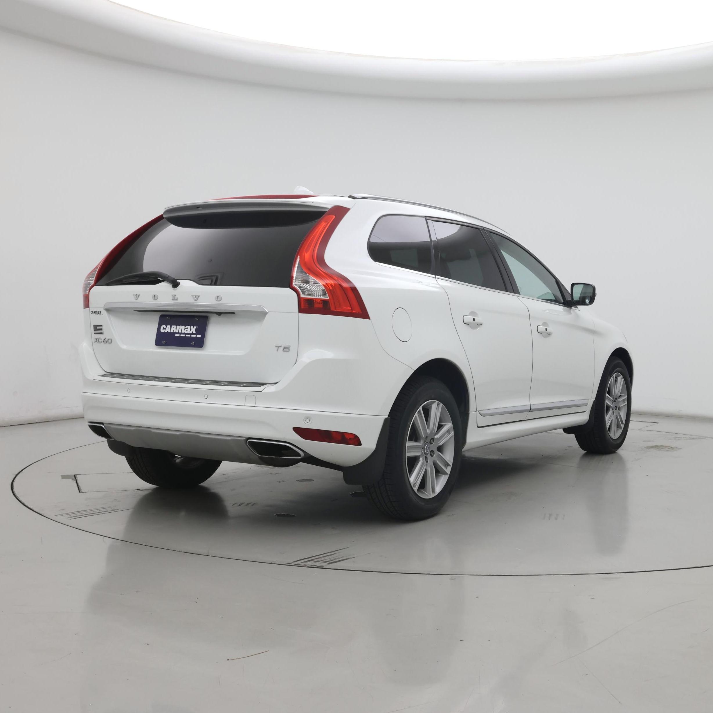 Thumbnail: 2017 Volvo XC60 - 8