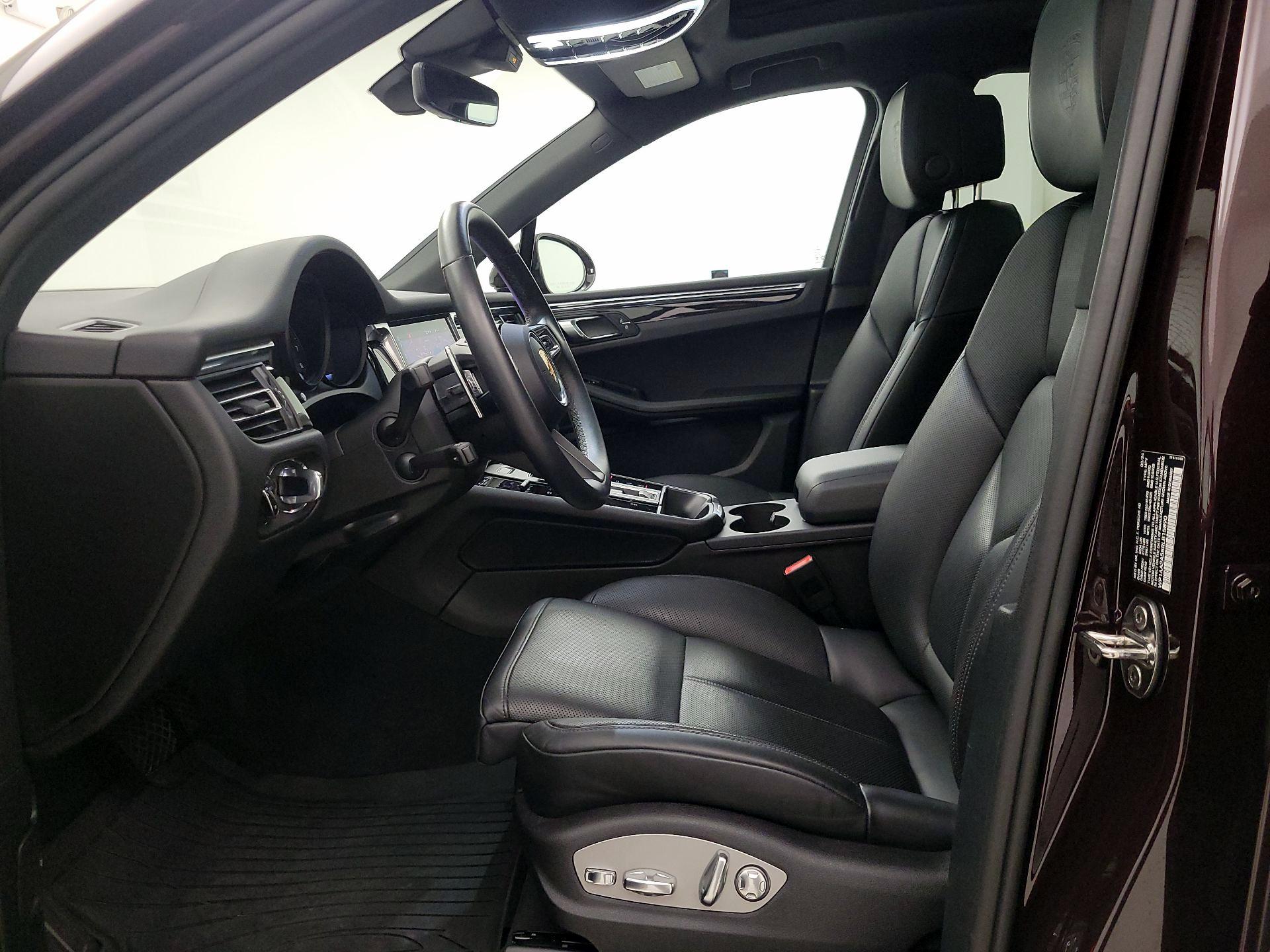 Thumbnail: 2024 Porsche Macan - 11