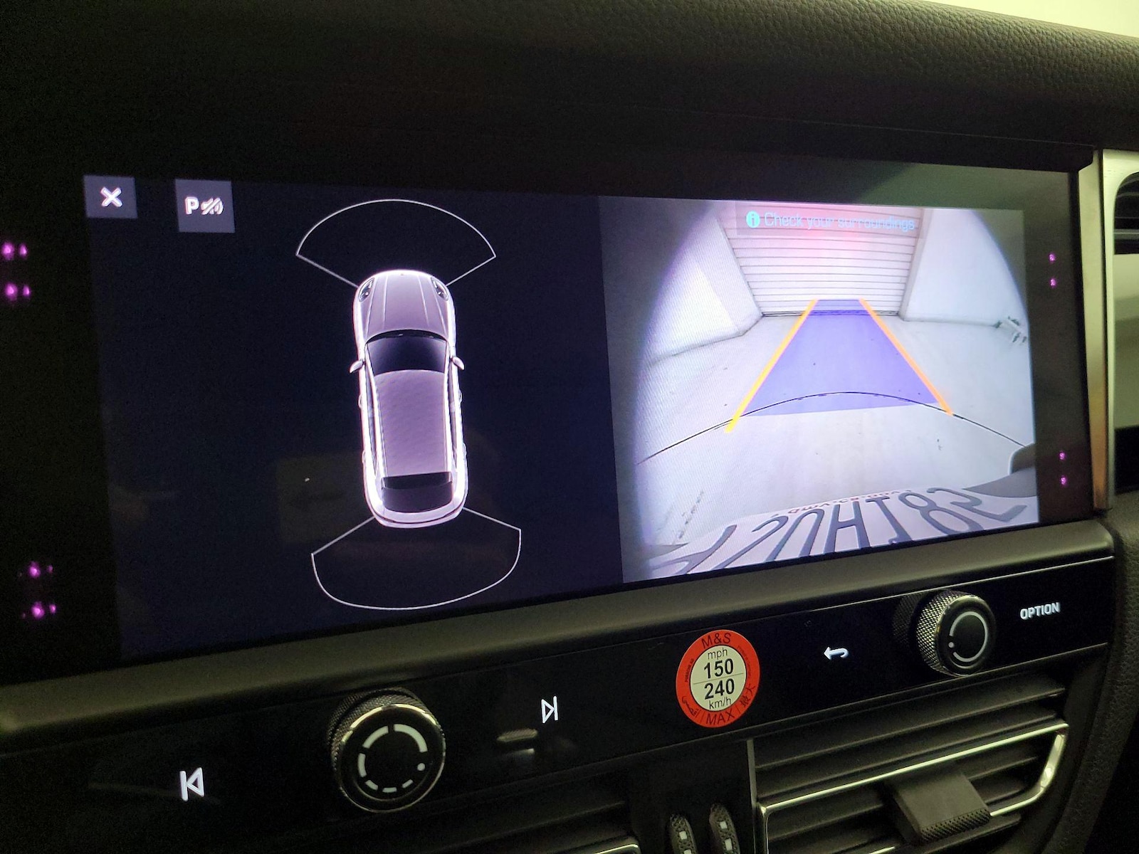 2024 Porsche Macan - Photo 16