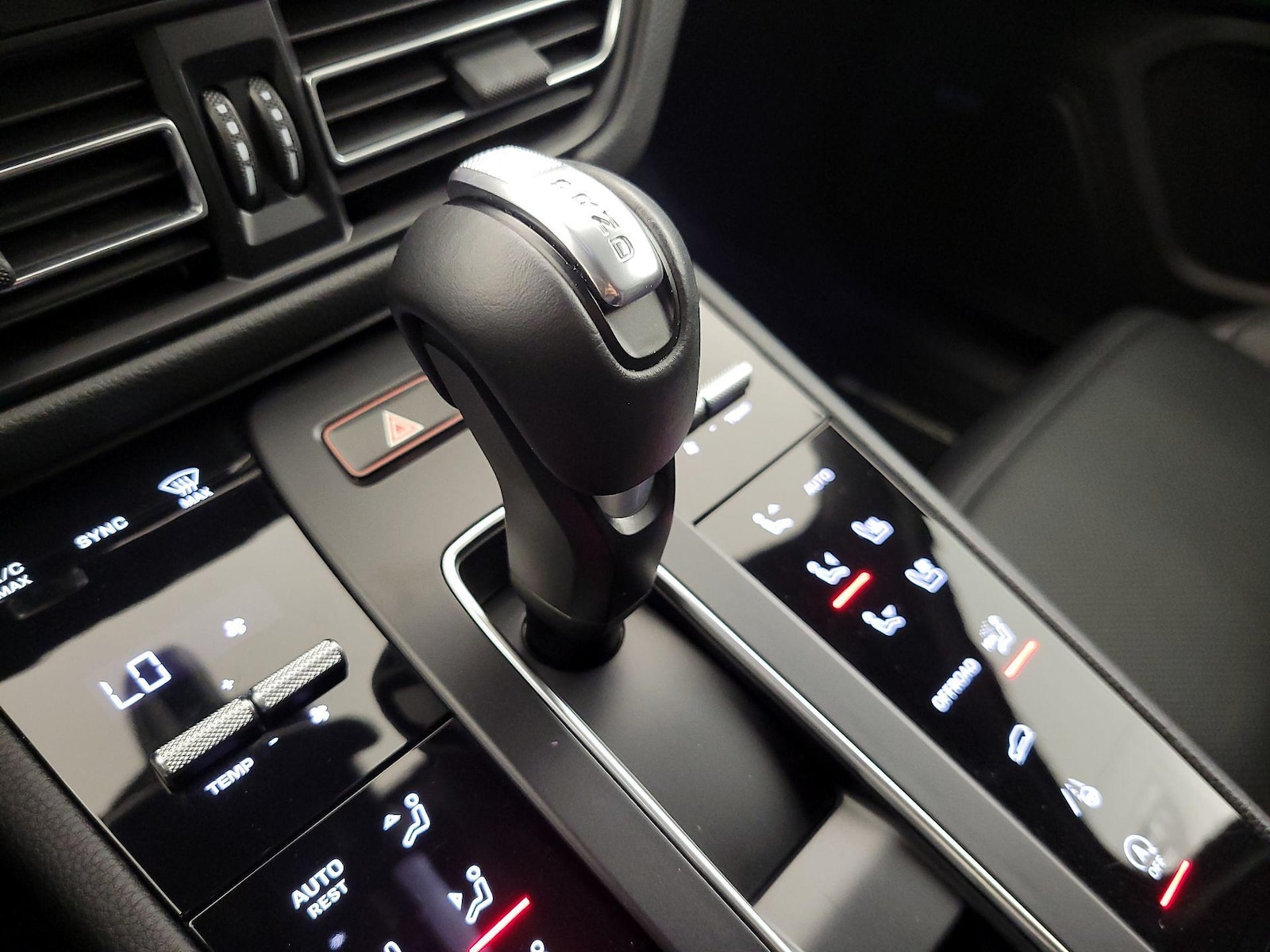 2024 Porsche Macan - Photo 19
