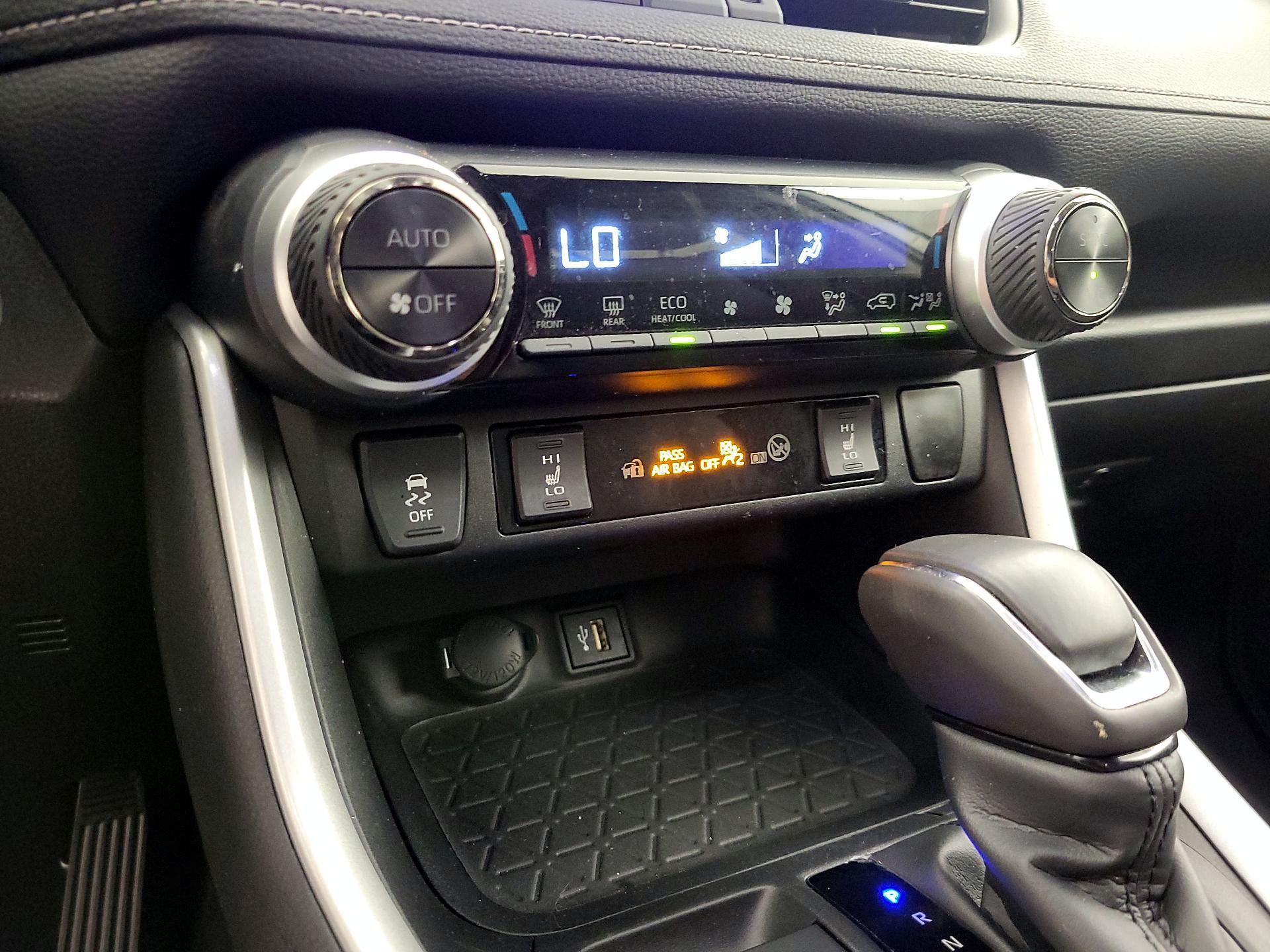 Thumbnail: 2024 Toyota RAV4 - 16