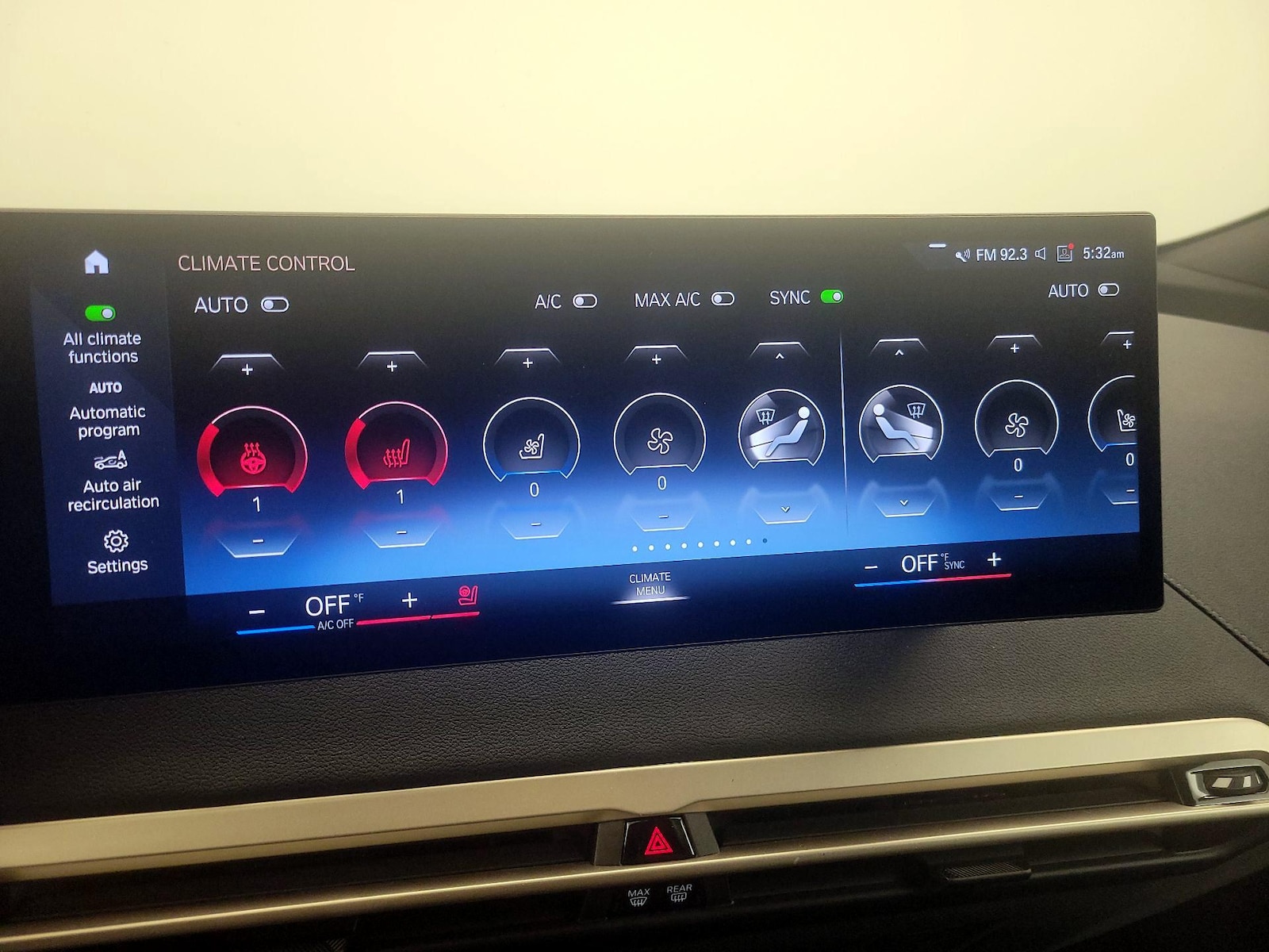 2023 BMW iX Base - Photo 18
