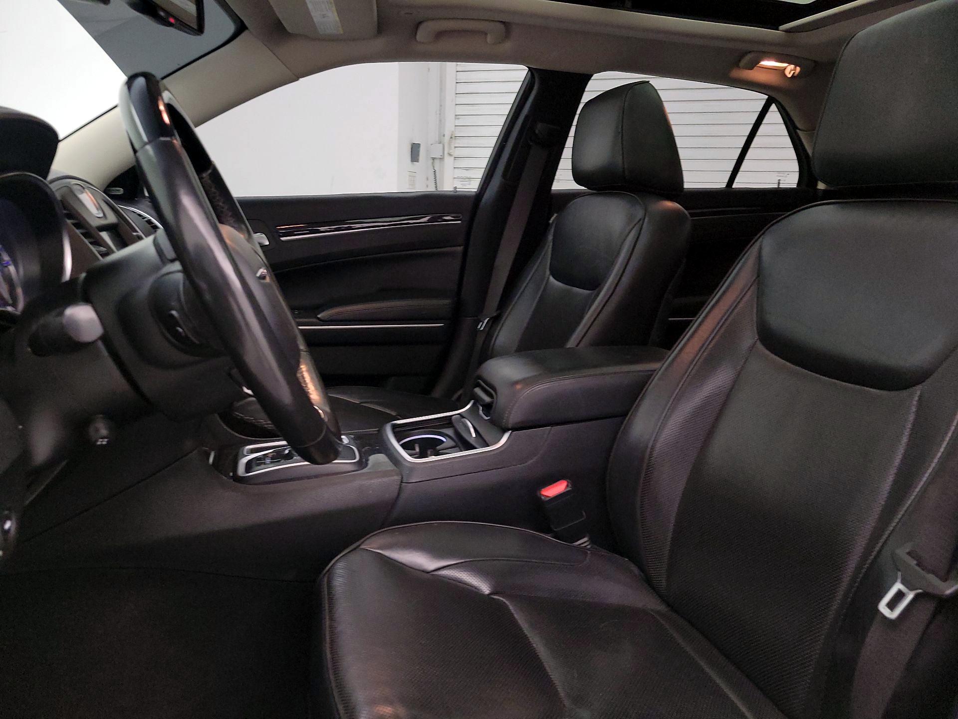 Thumbnail: 2020 Chrysler 300 - 11