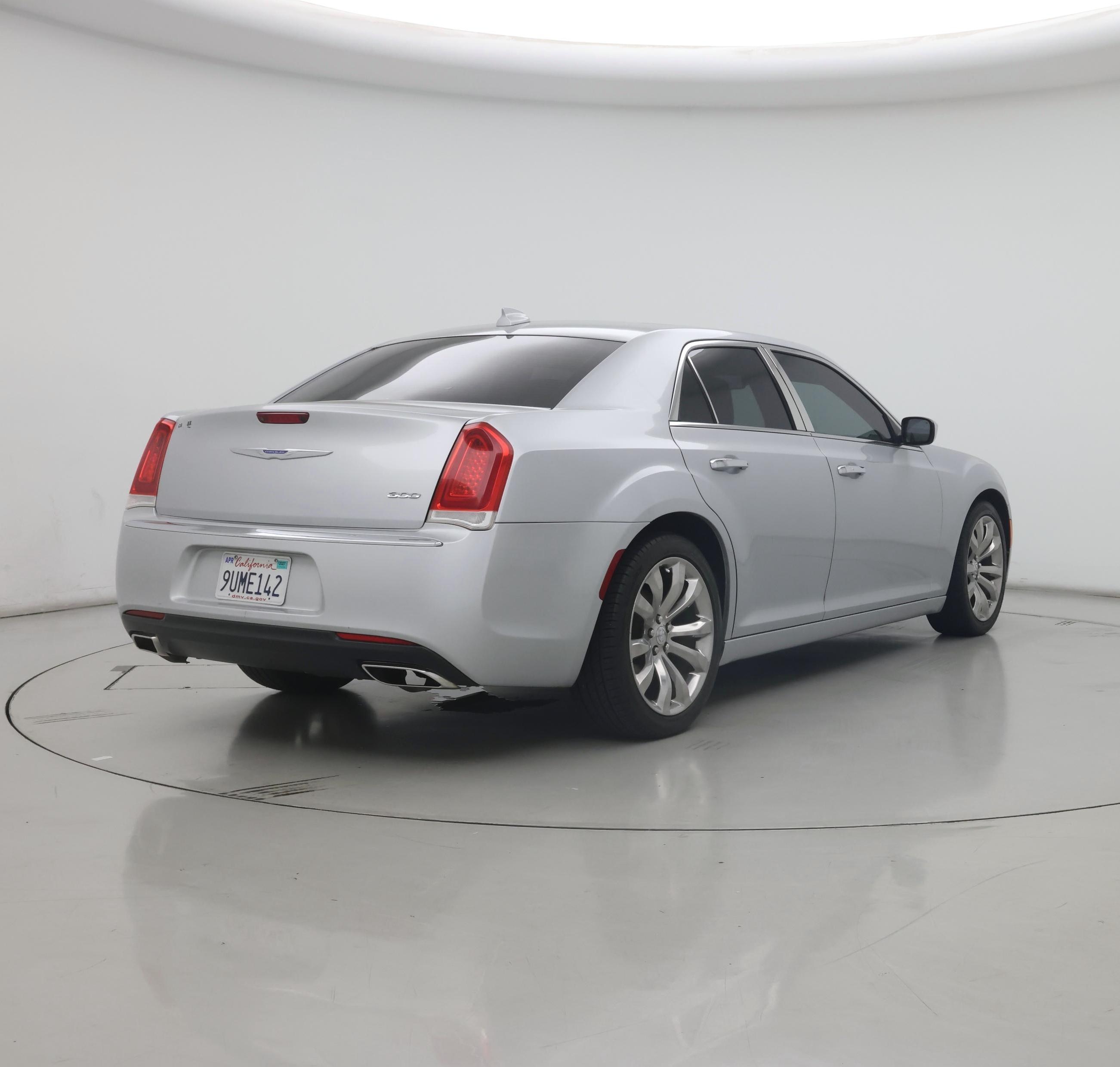 Thumbnail: 2020 Chrysler 300 - 8