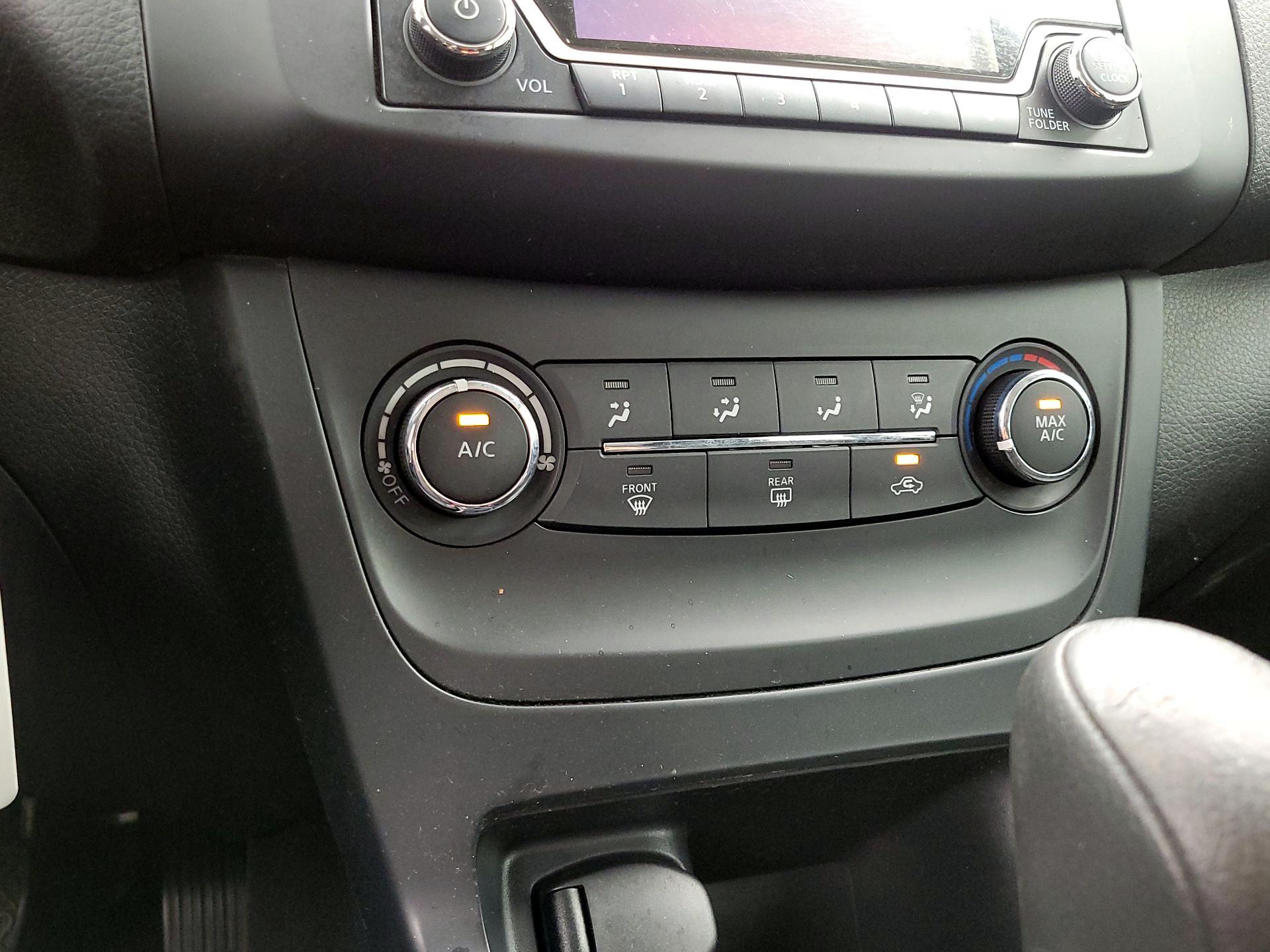 Thumbnail: 2018 Nissan Sentra - 16