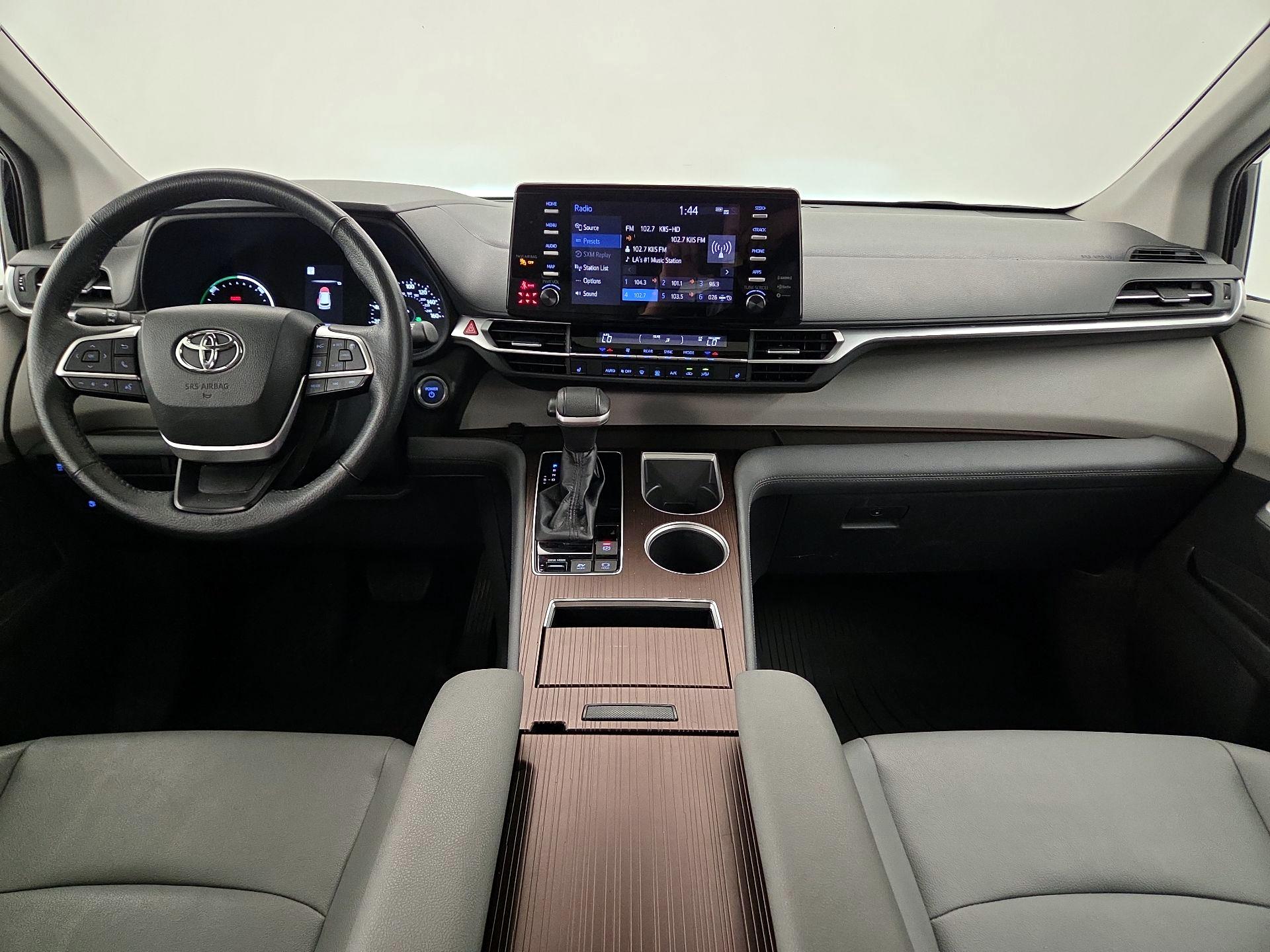 Thumbnail: 2023 Toyota Sienna - 9