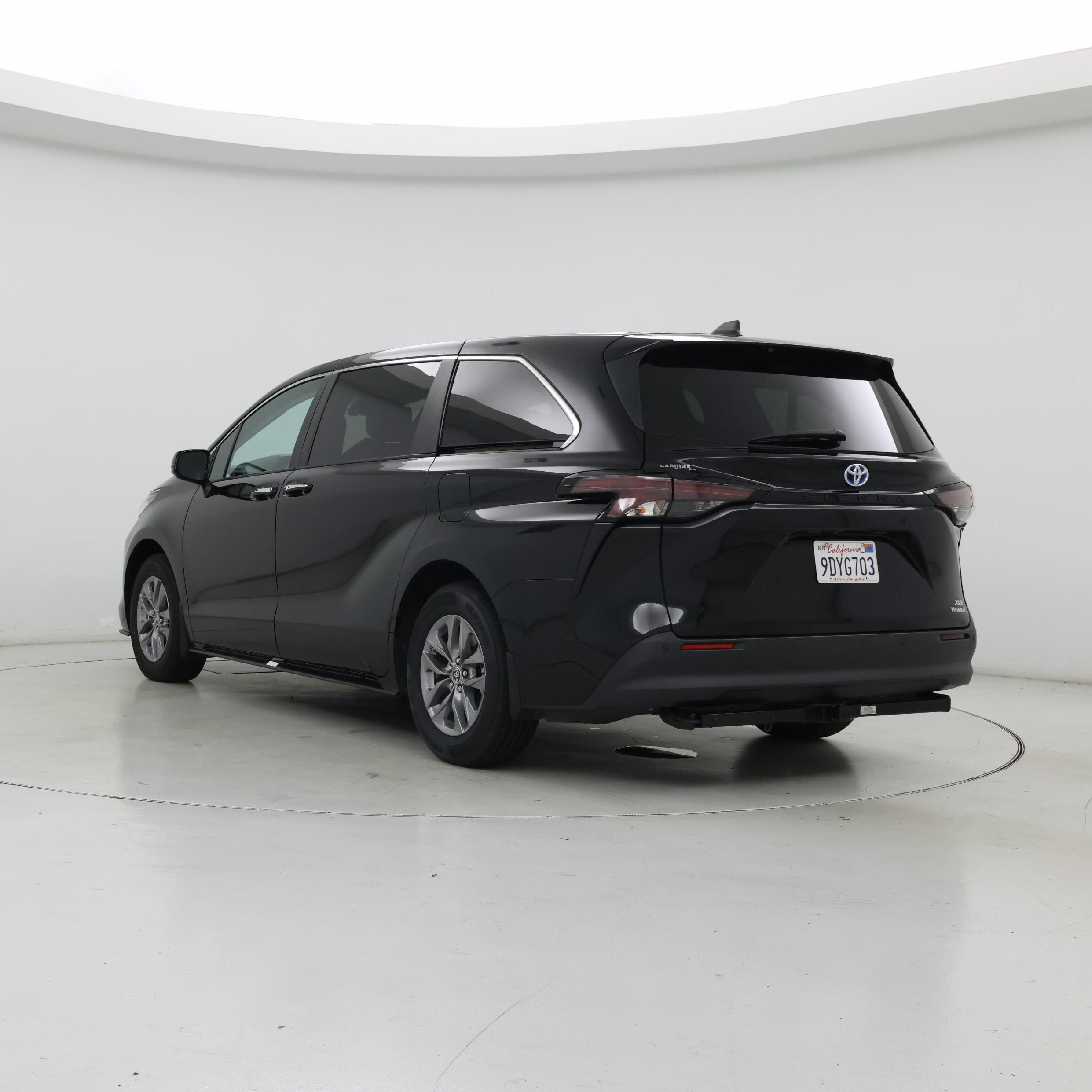 Thumbnail: 2023 Toyota Sienna - 2