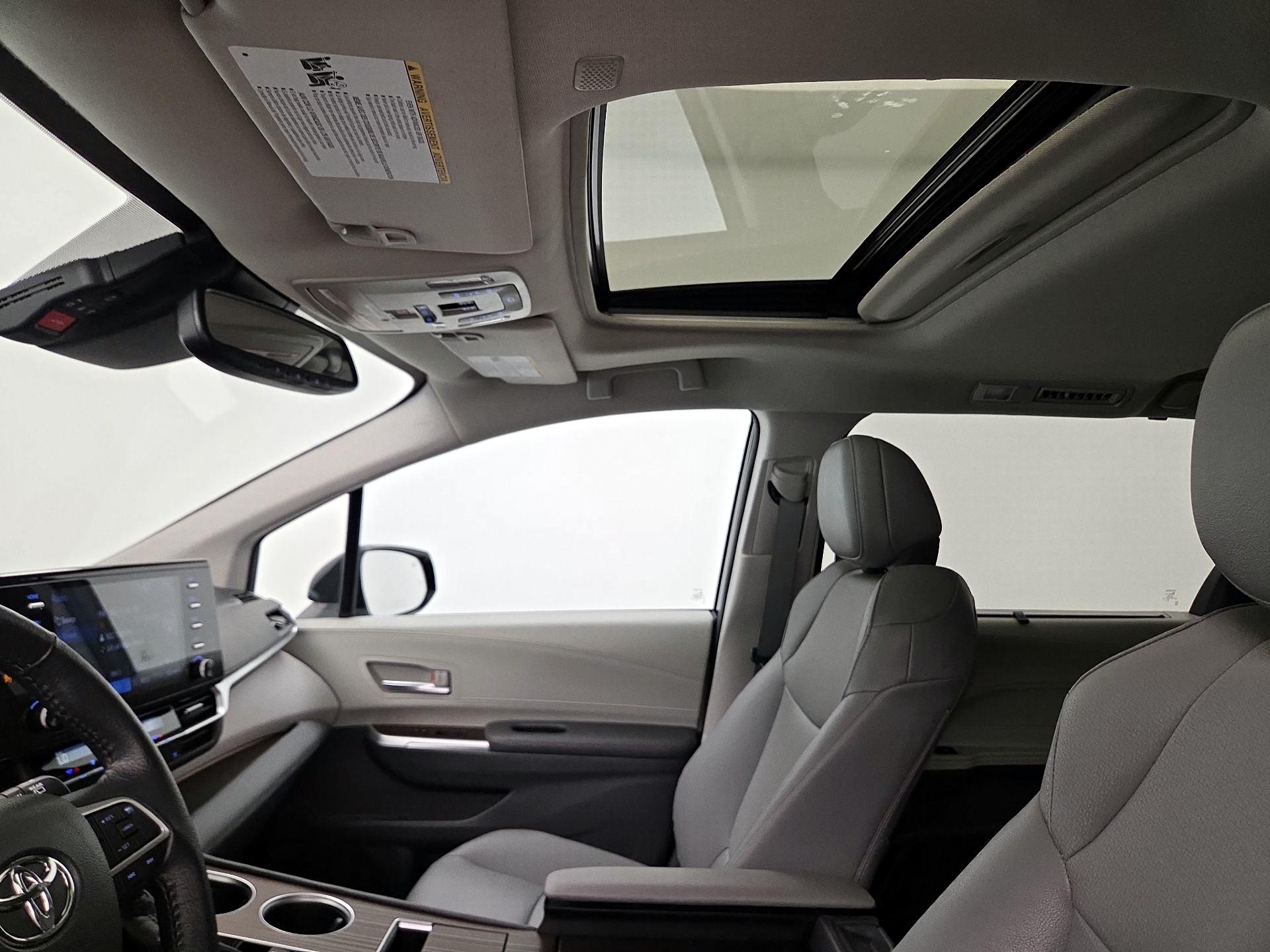 Thumbnail: 2023 Toyota Sienna - 19