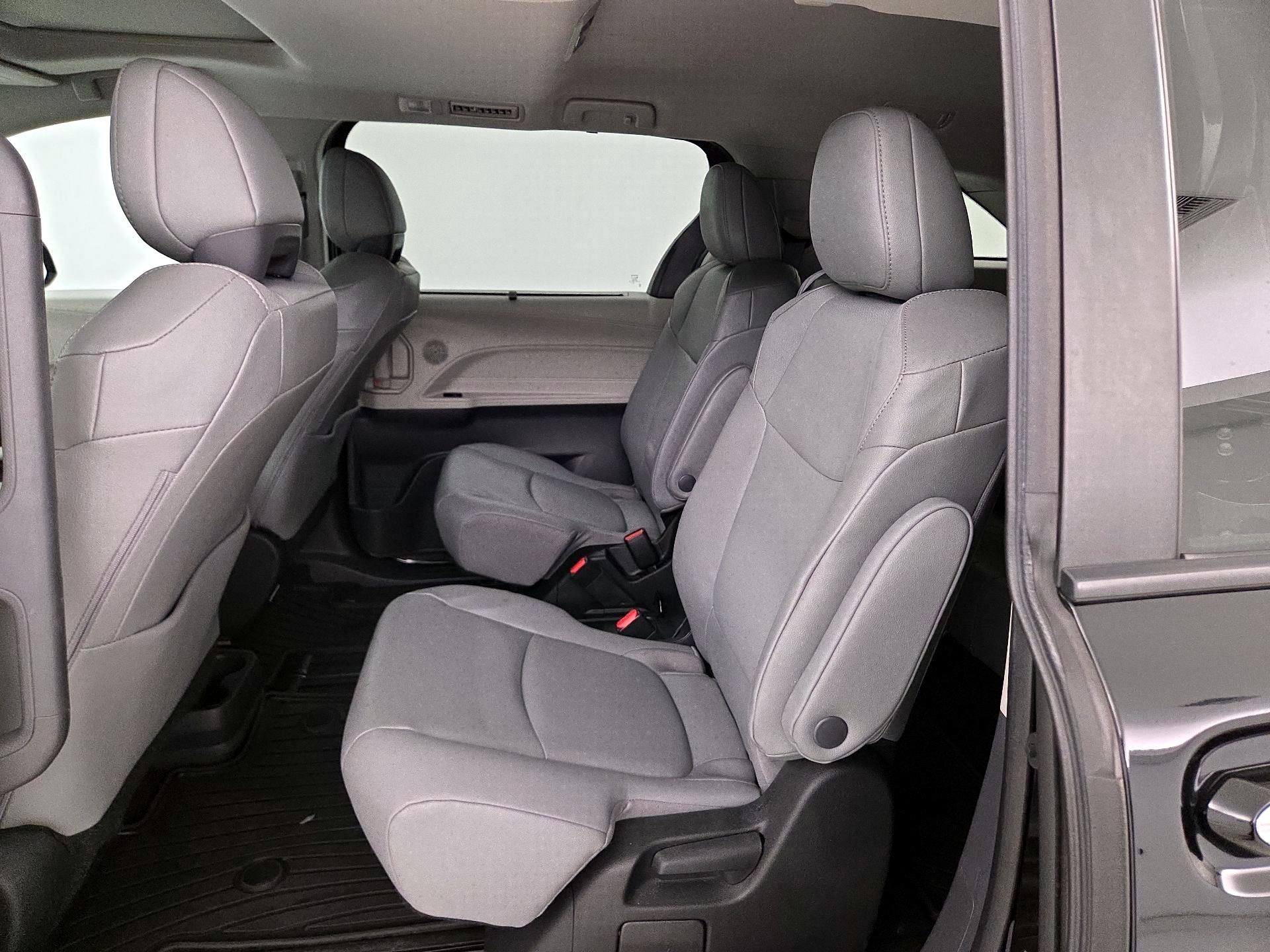 Thumbnail: 2023 Toyota Sienna - 20