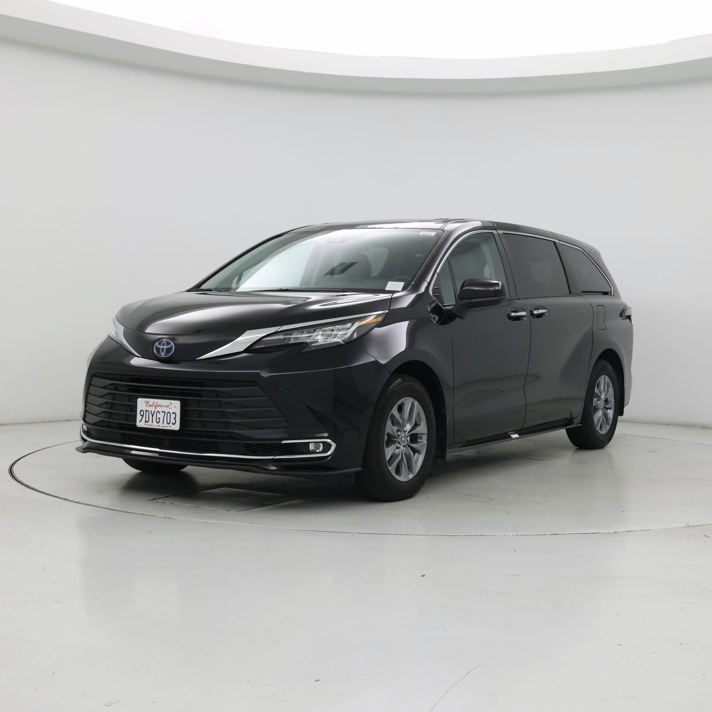 Thumbnail: 2023 Toyota Sienna - 4