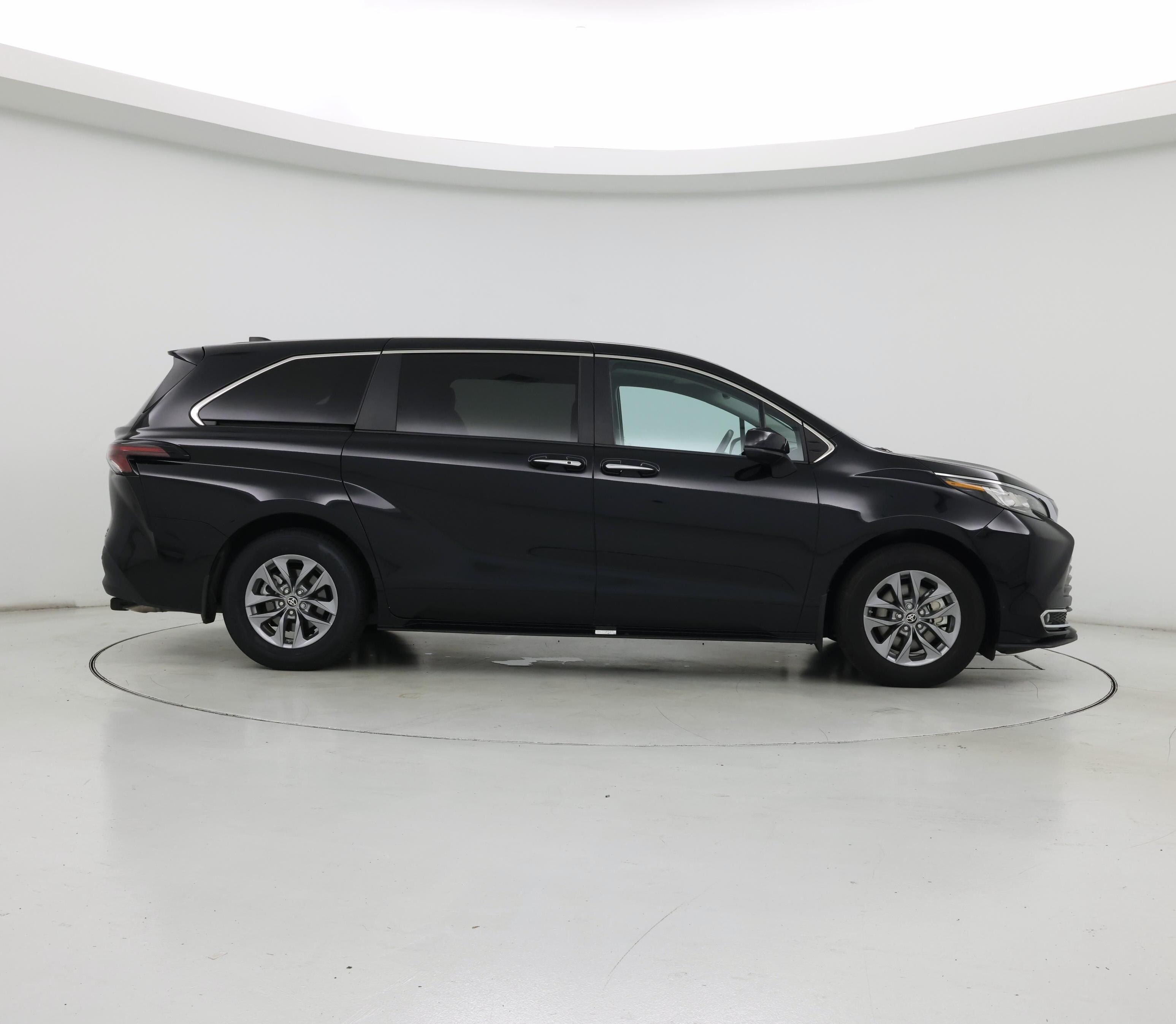Thumbnail: 2023 Toyota Sienna - 7