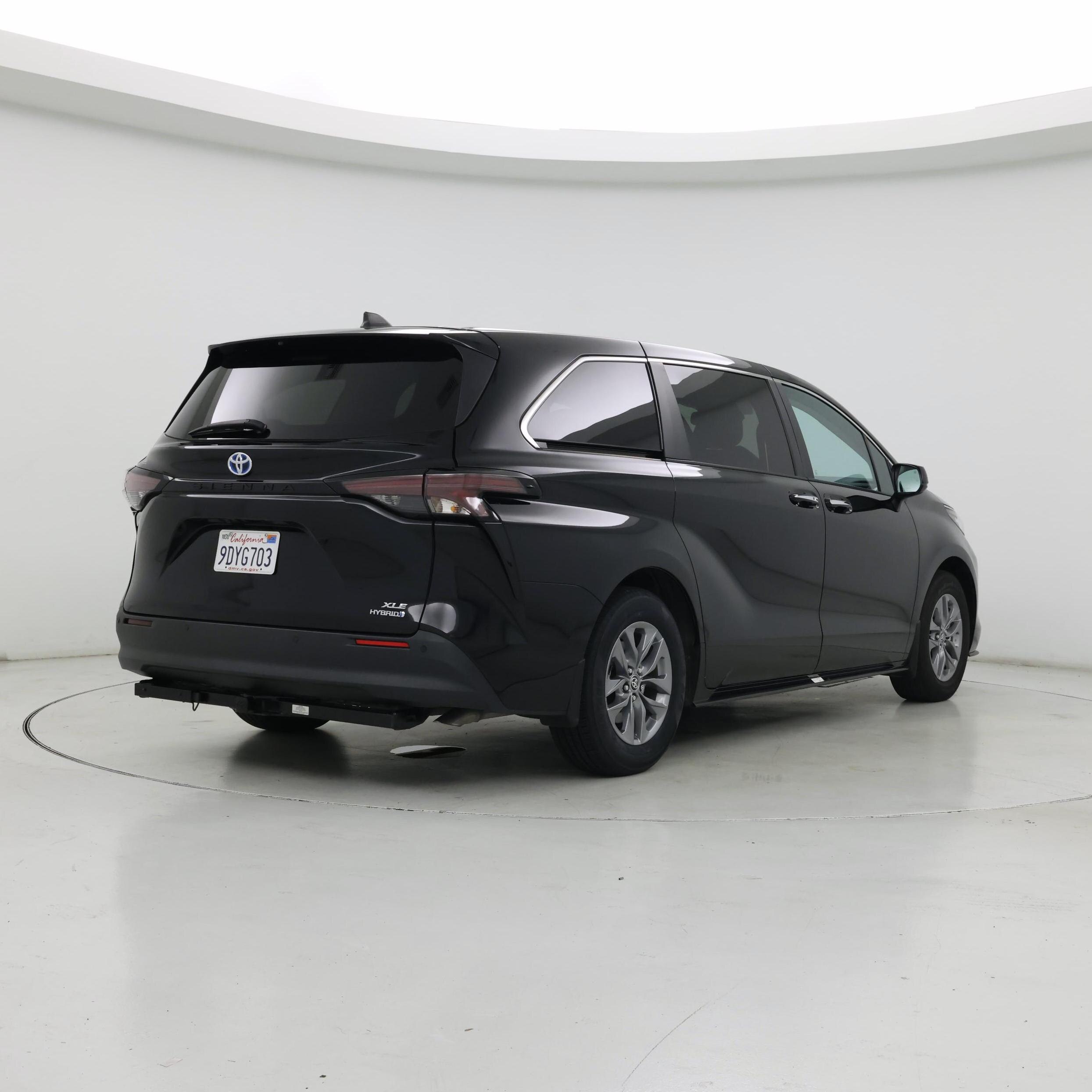 Thumbnail: 2023 Toyota Sienna - 8