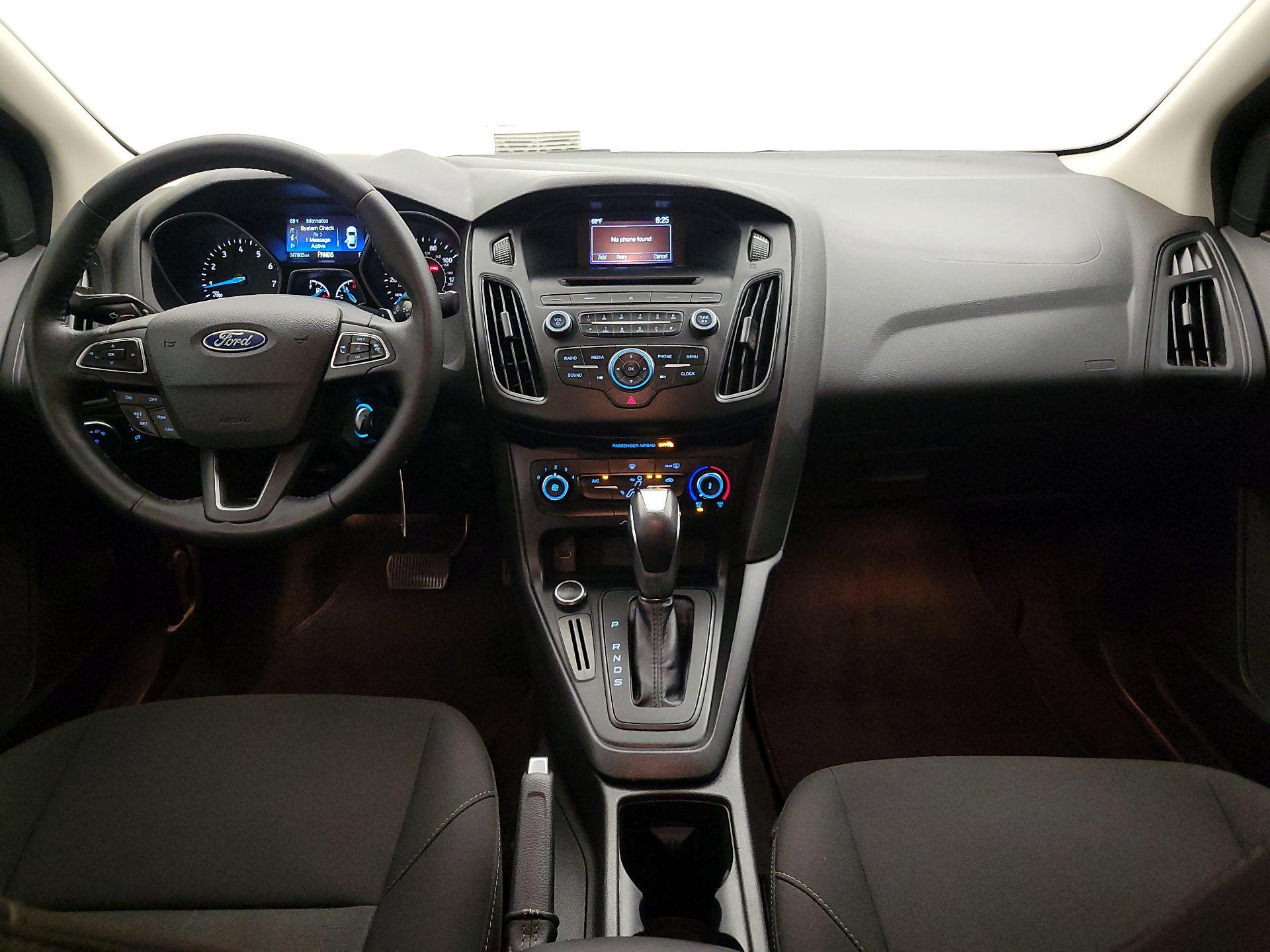 Thumbnail: 2016 Ford Focus - 9